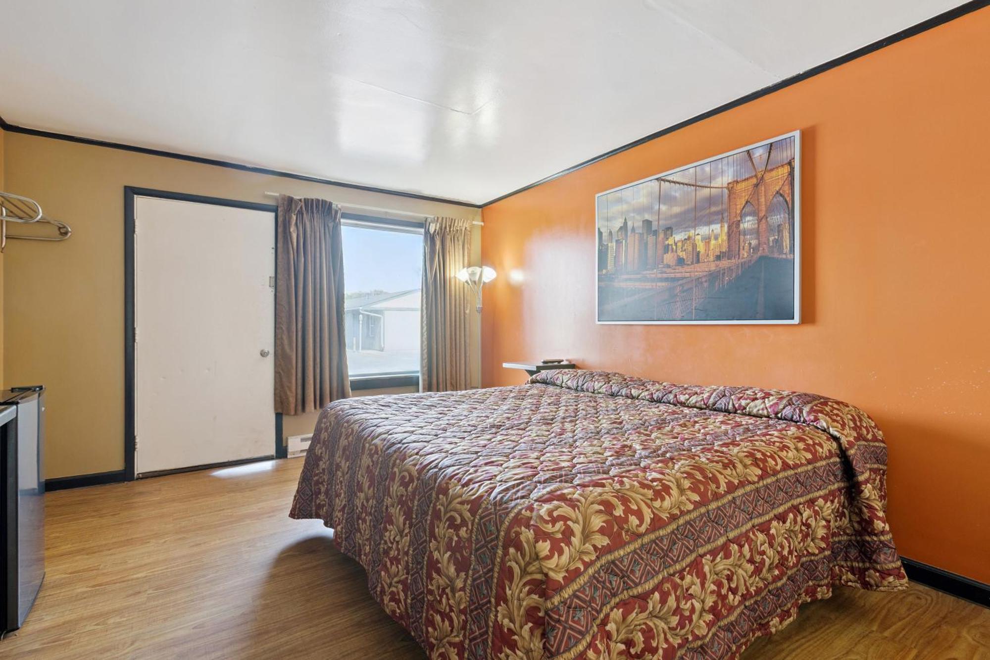 King Bed Non-Smoking