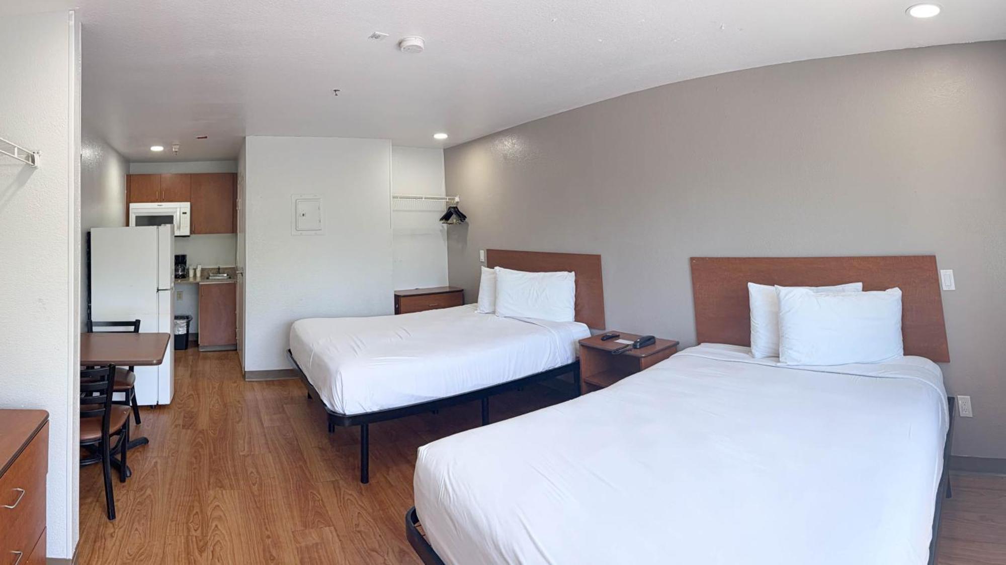 Queen Room with Two Queen Beds - Non-Smoking