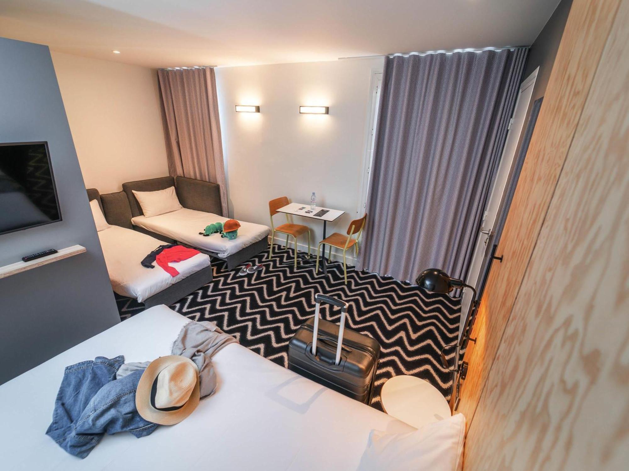 Standard Suite One Double Bed Two Single Beds