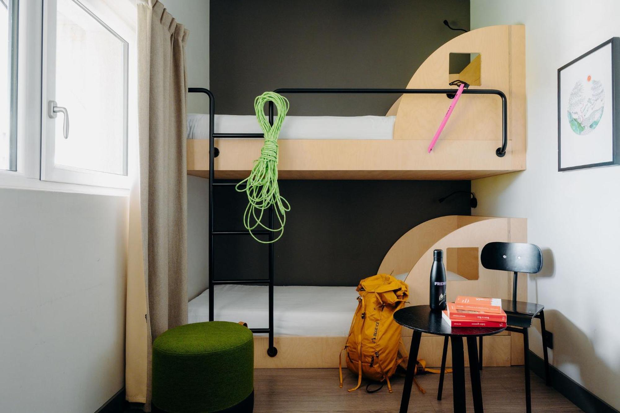 10-Bed Mixed Dormitory Room