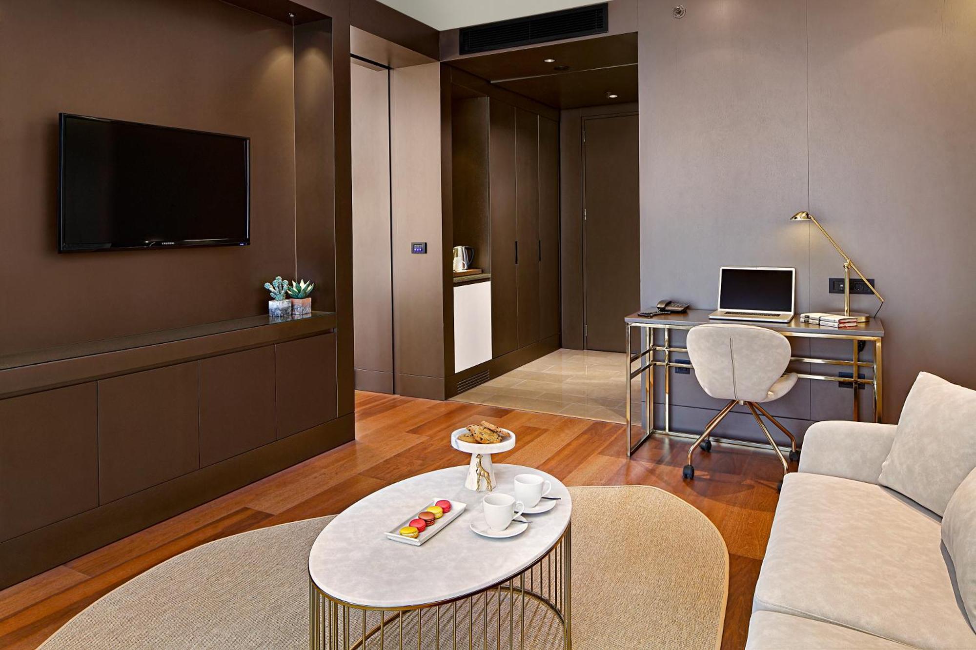 Deluxe Suite,1770695919:JPEG