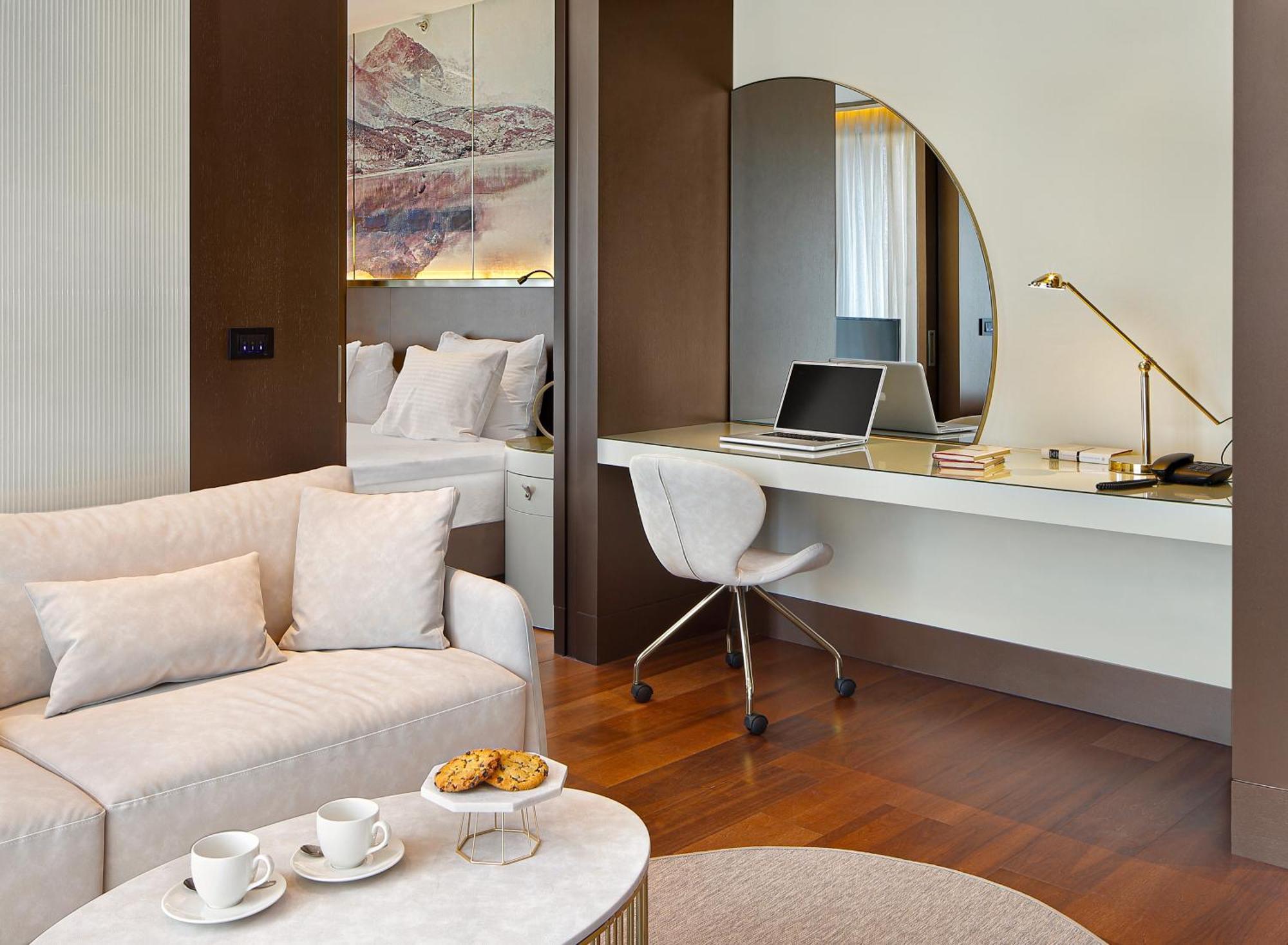 Junior Suite,1770695948:JPEG