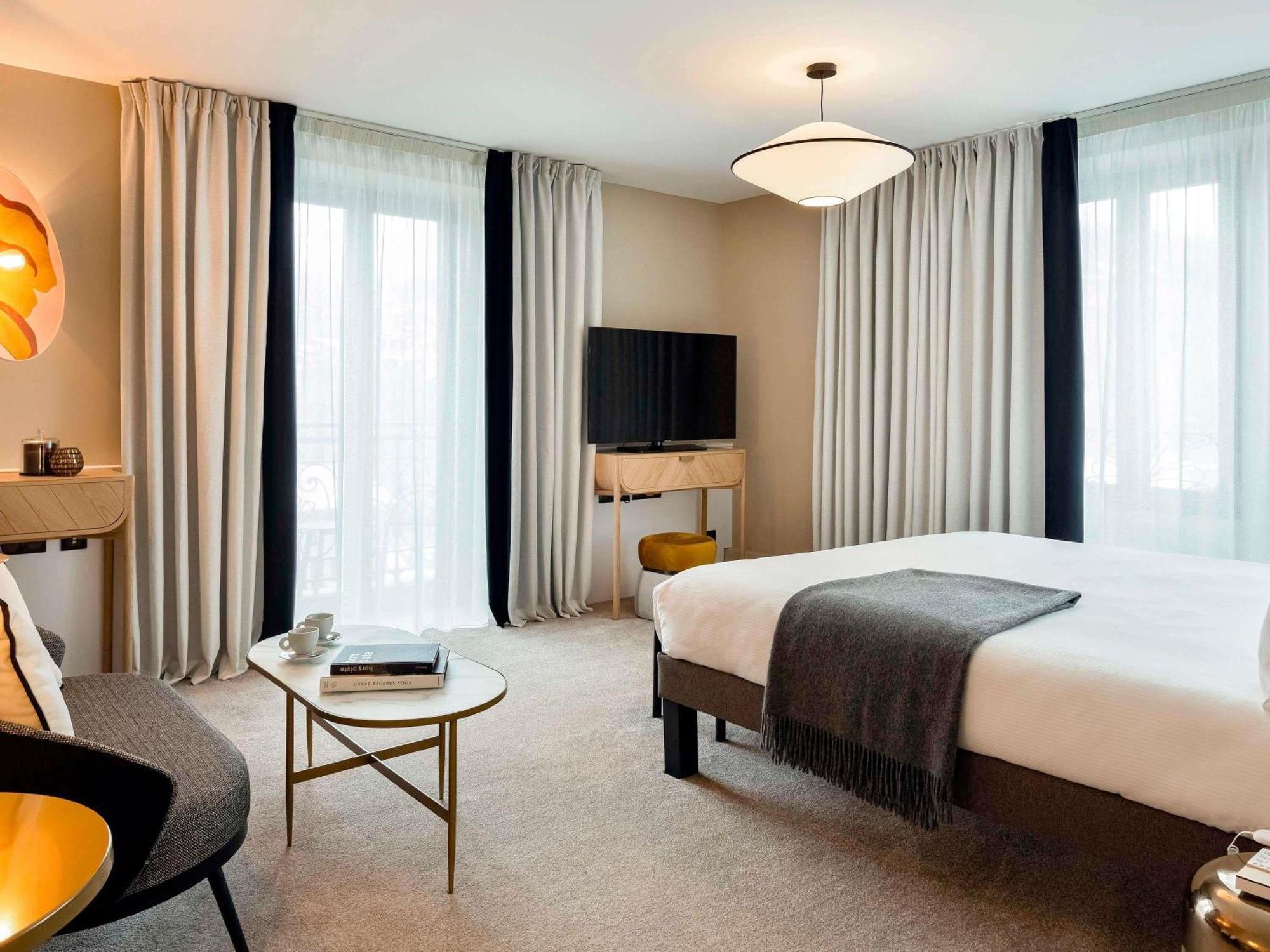 Suite One Double Two Twin Beds