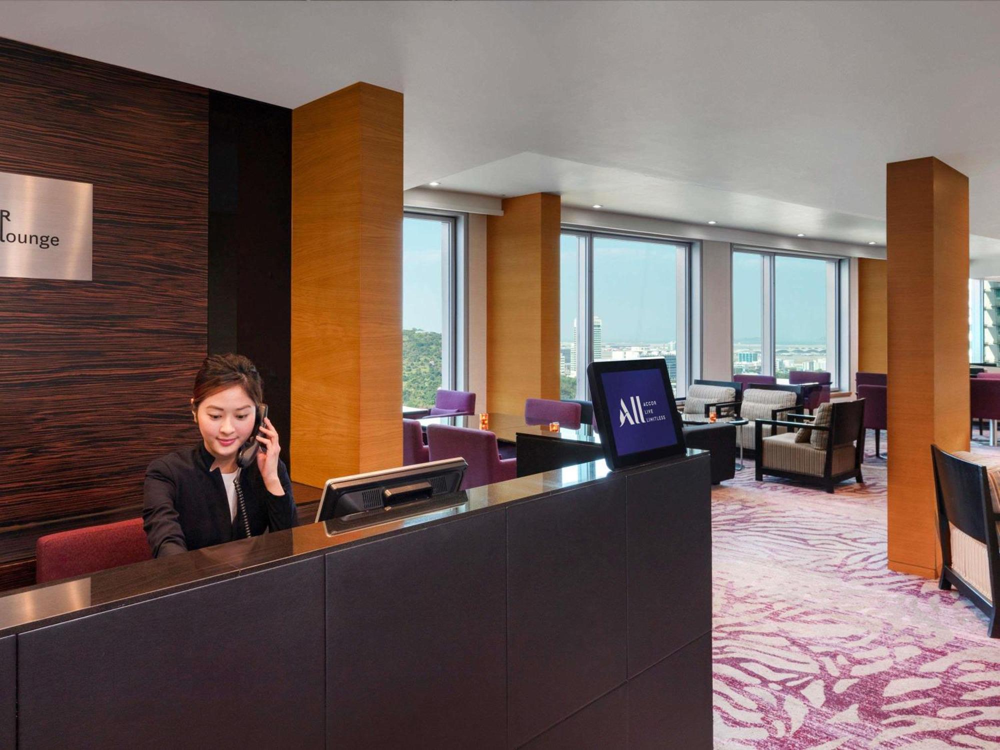 Executive Premier King Suite