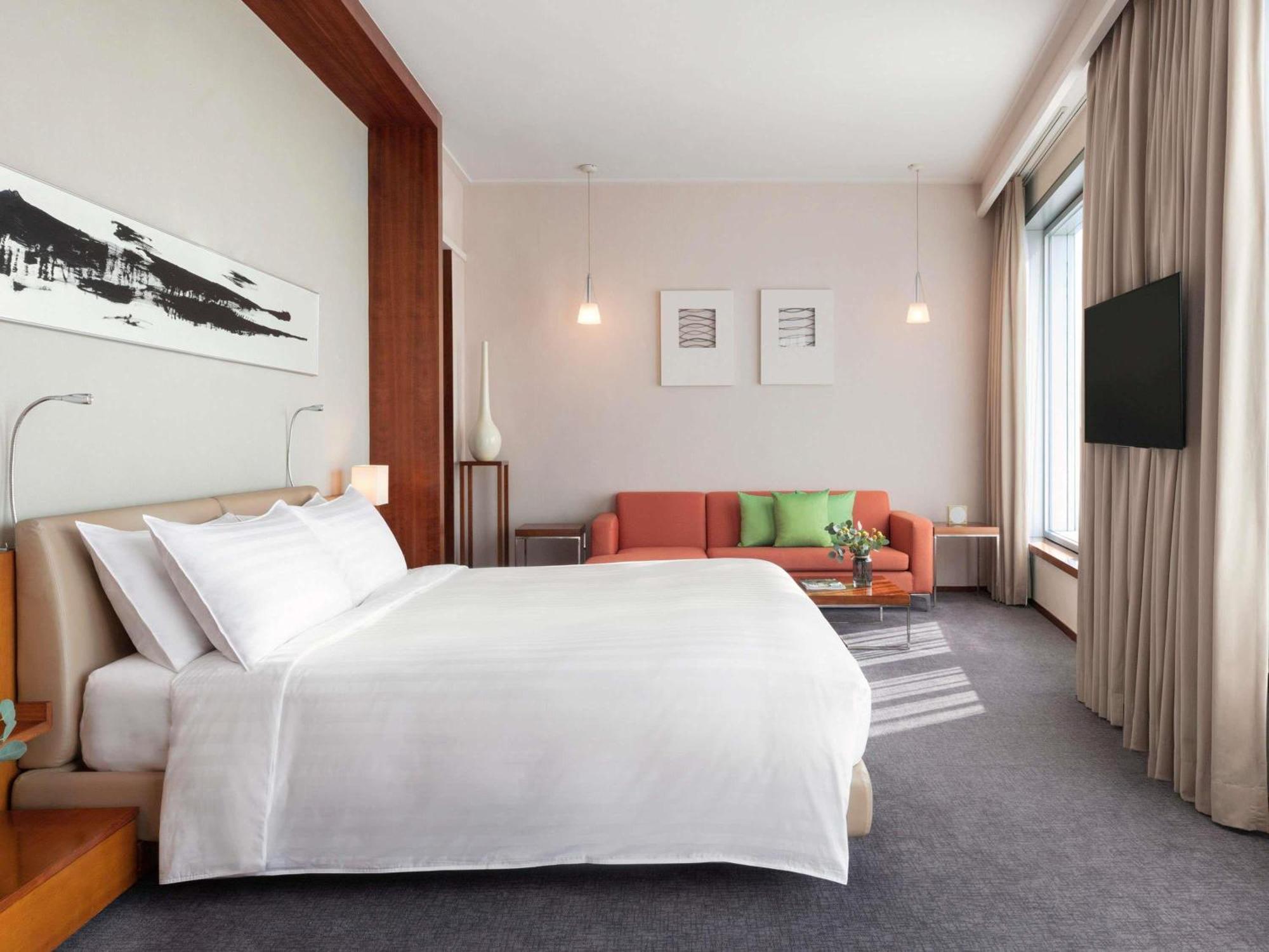 Executive Premier King Suite