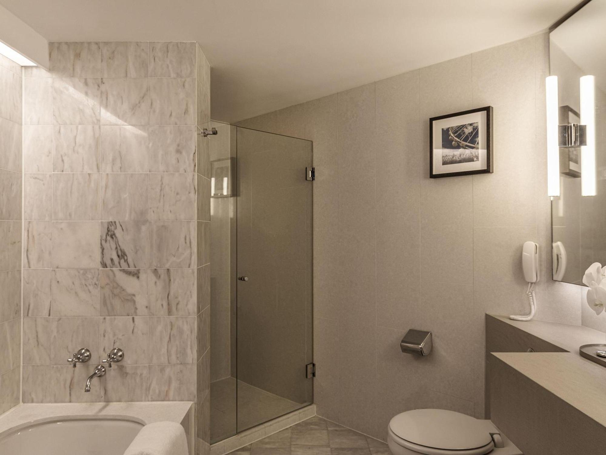 Junior Corner King Suite Bay River View