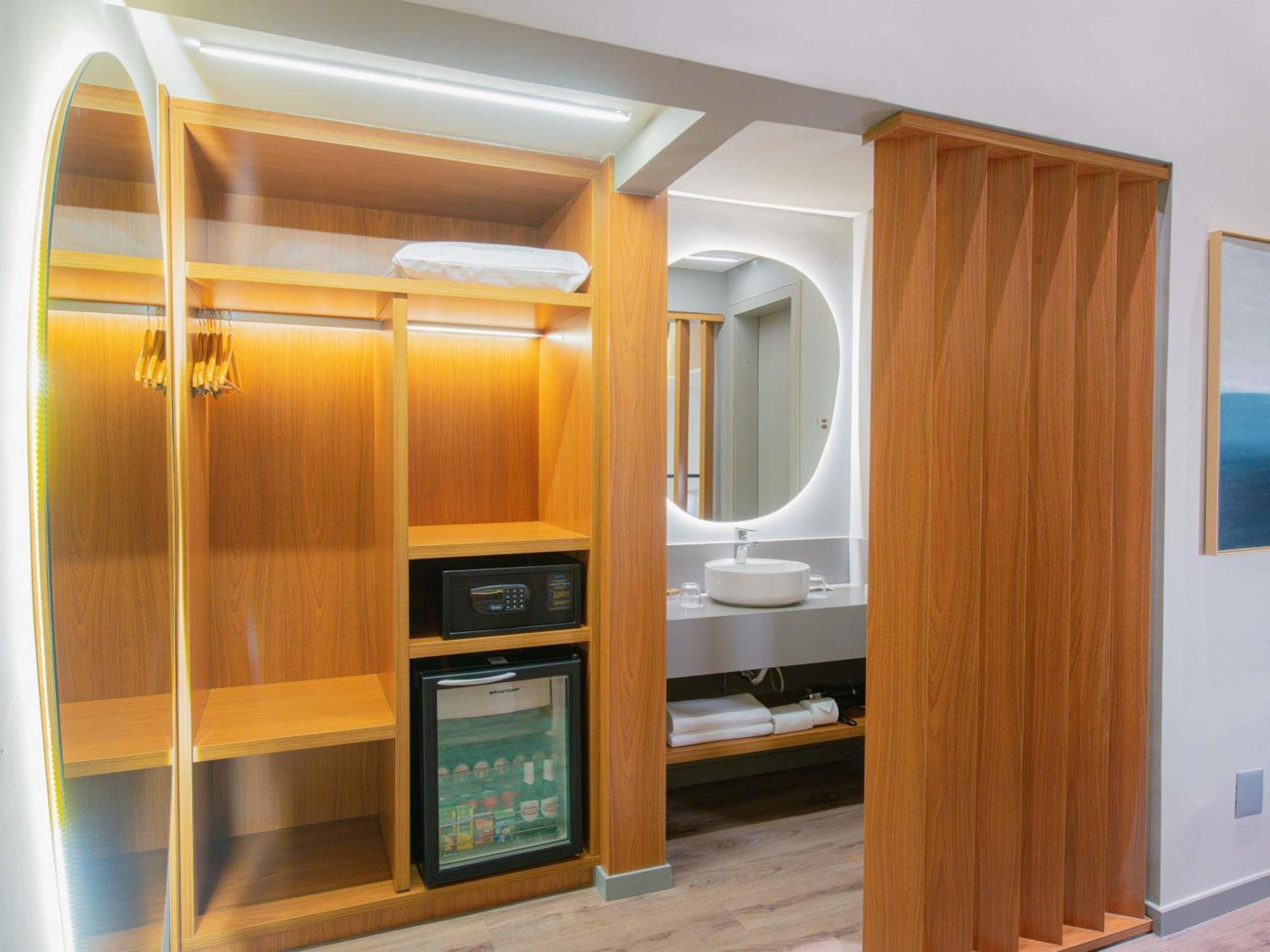 Superior King Suite One King Two Twin or Two King Beds
