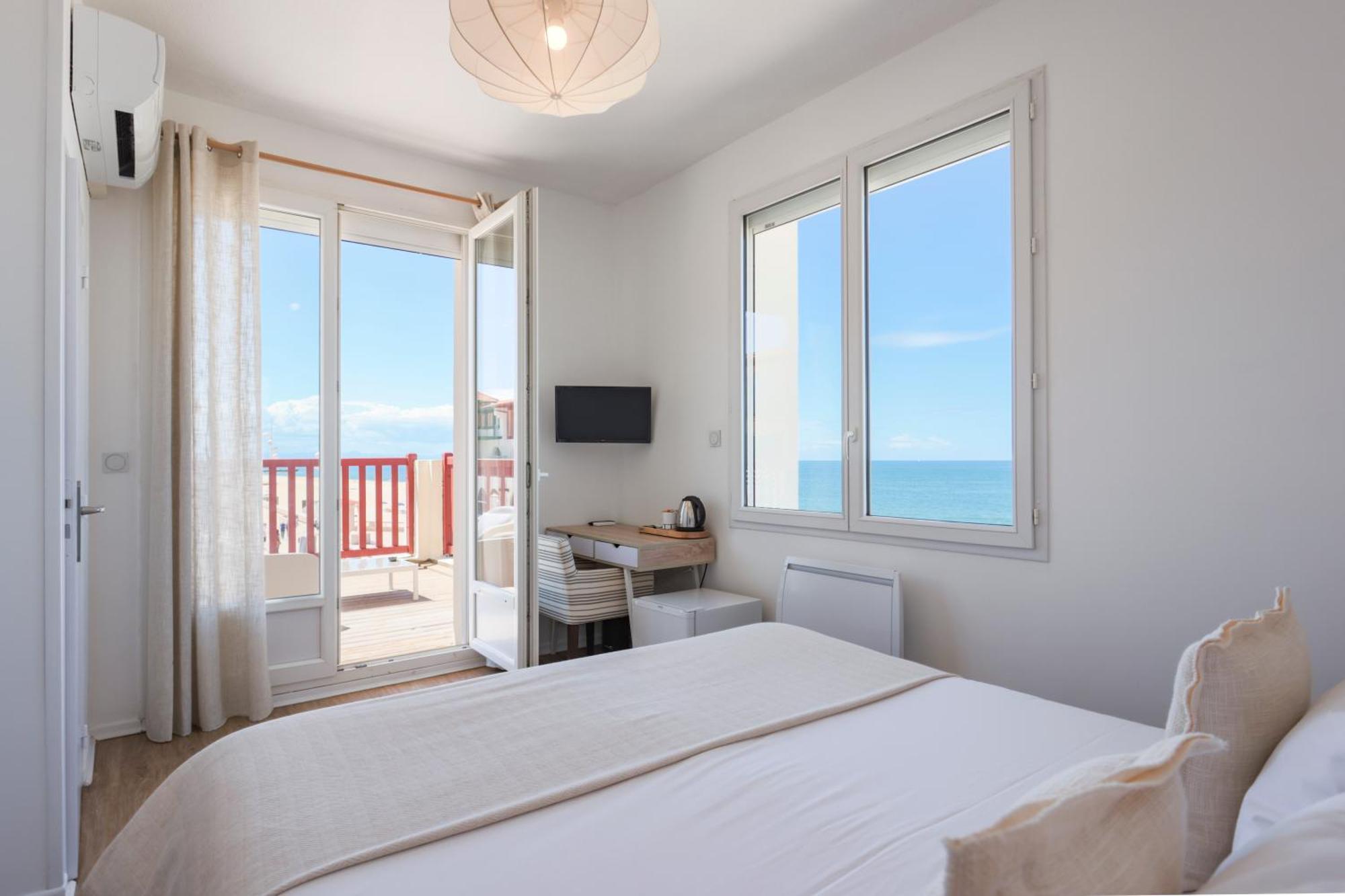 Habitación Doble con terraza y vistas al mar