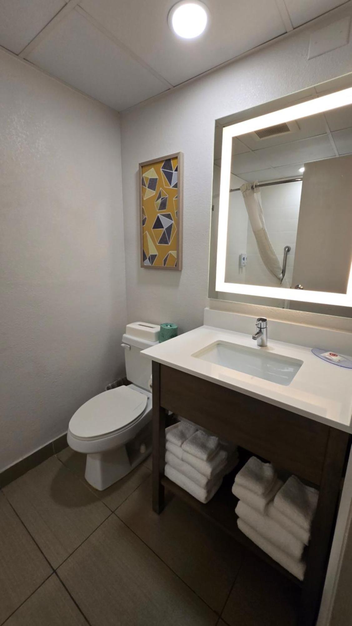 Queen Suite with Two Queen Beds and Sofa - Non Smoking