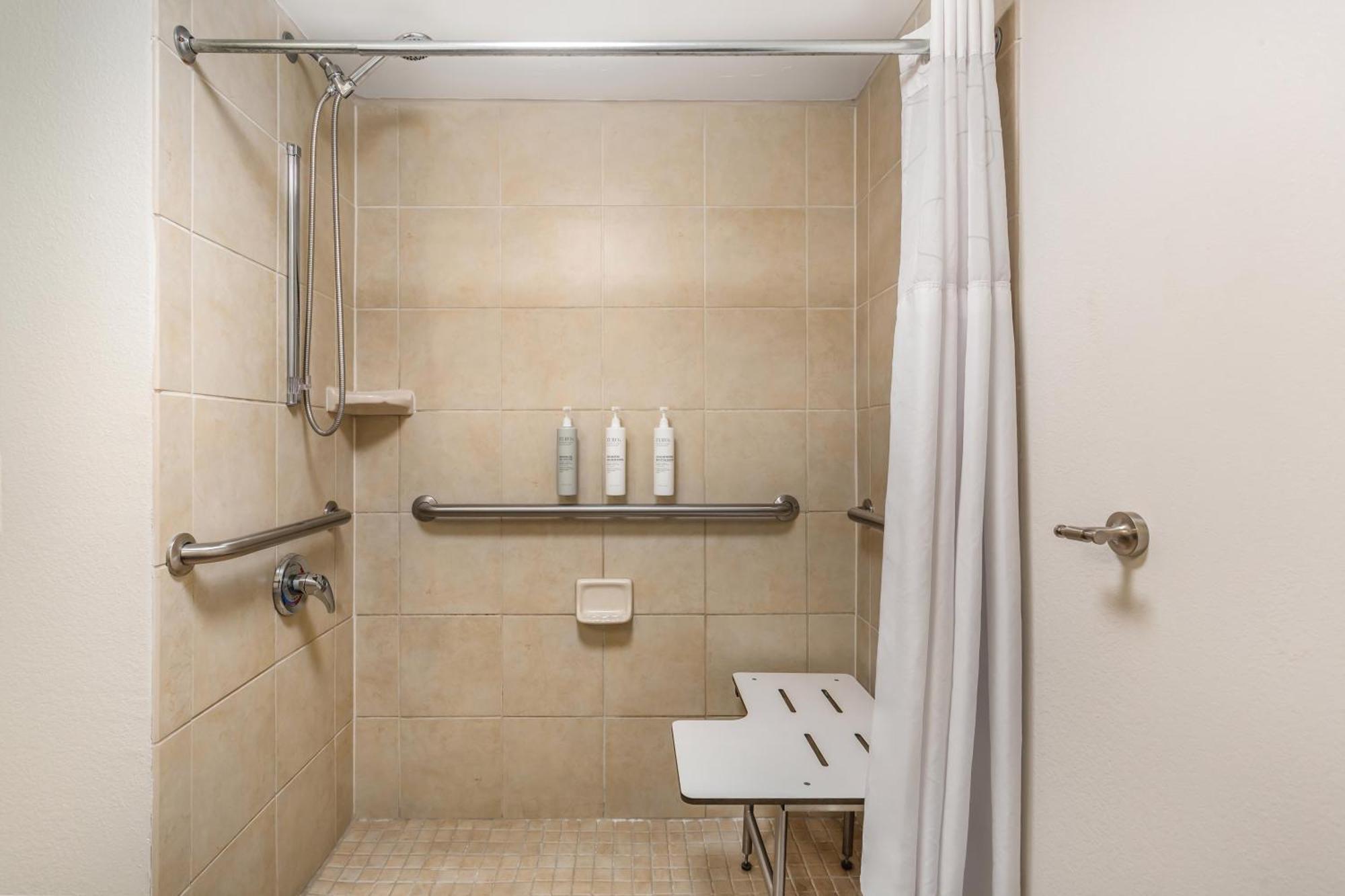 Doppelzimmer mit barrierefreier Dusche, barrierefrei - Nichtraucher