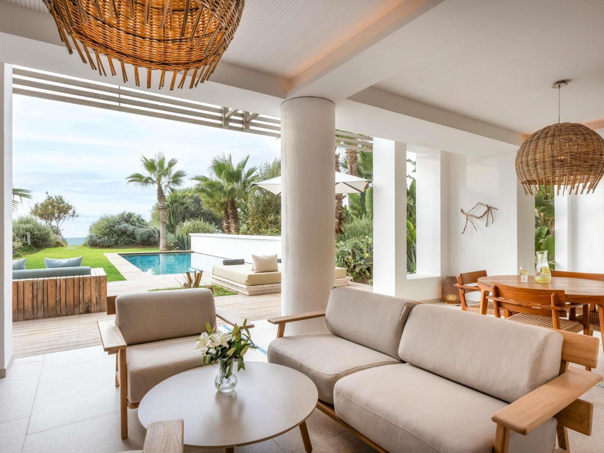 Two-Bedroom Prestige King Villa Twin Beds Private Beach Heated Pool