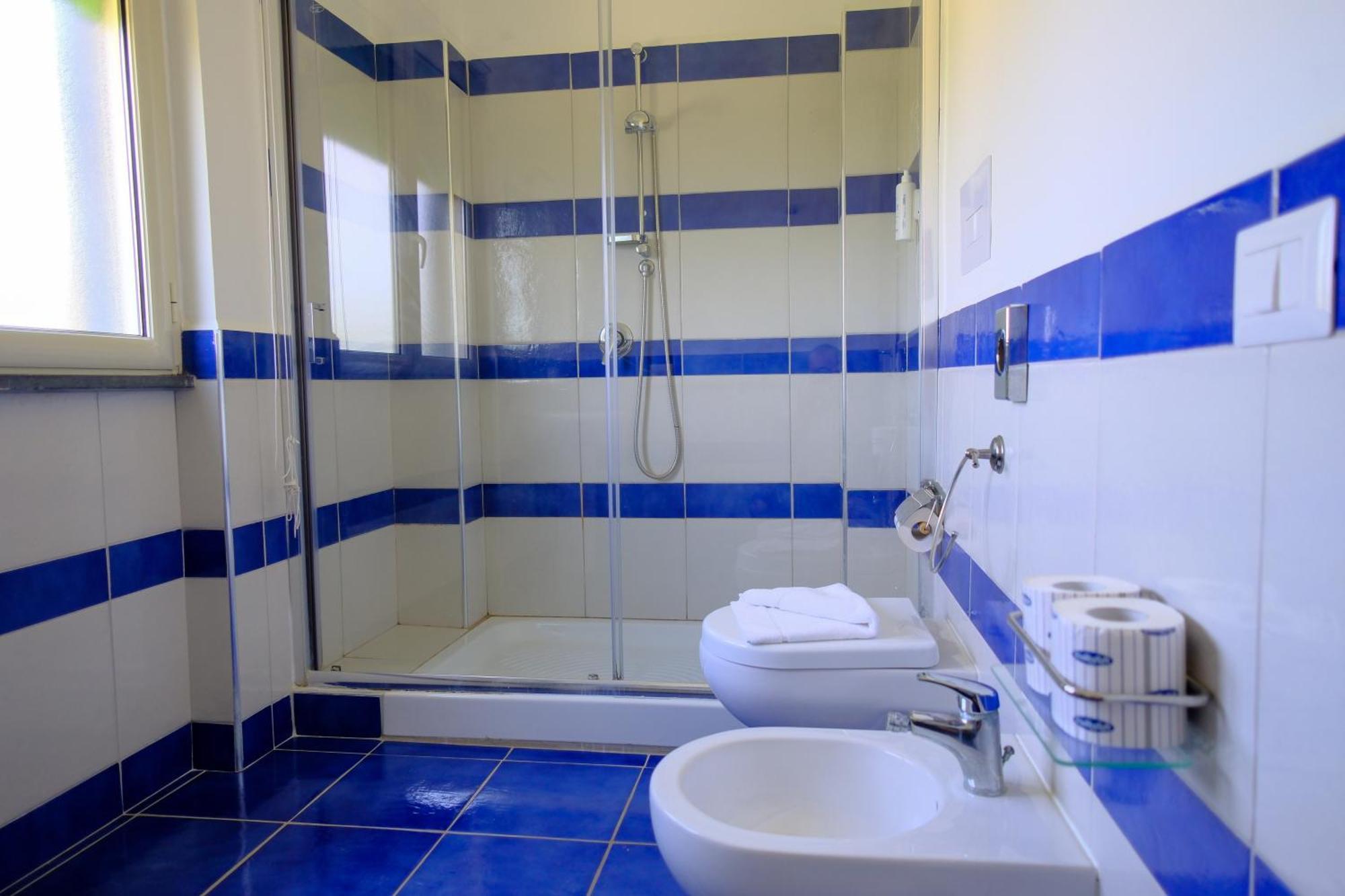 Deluxe Double Room with Balcony and Sea View