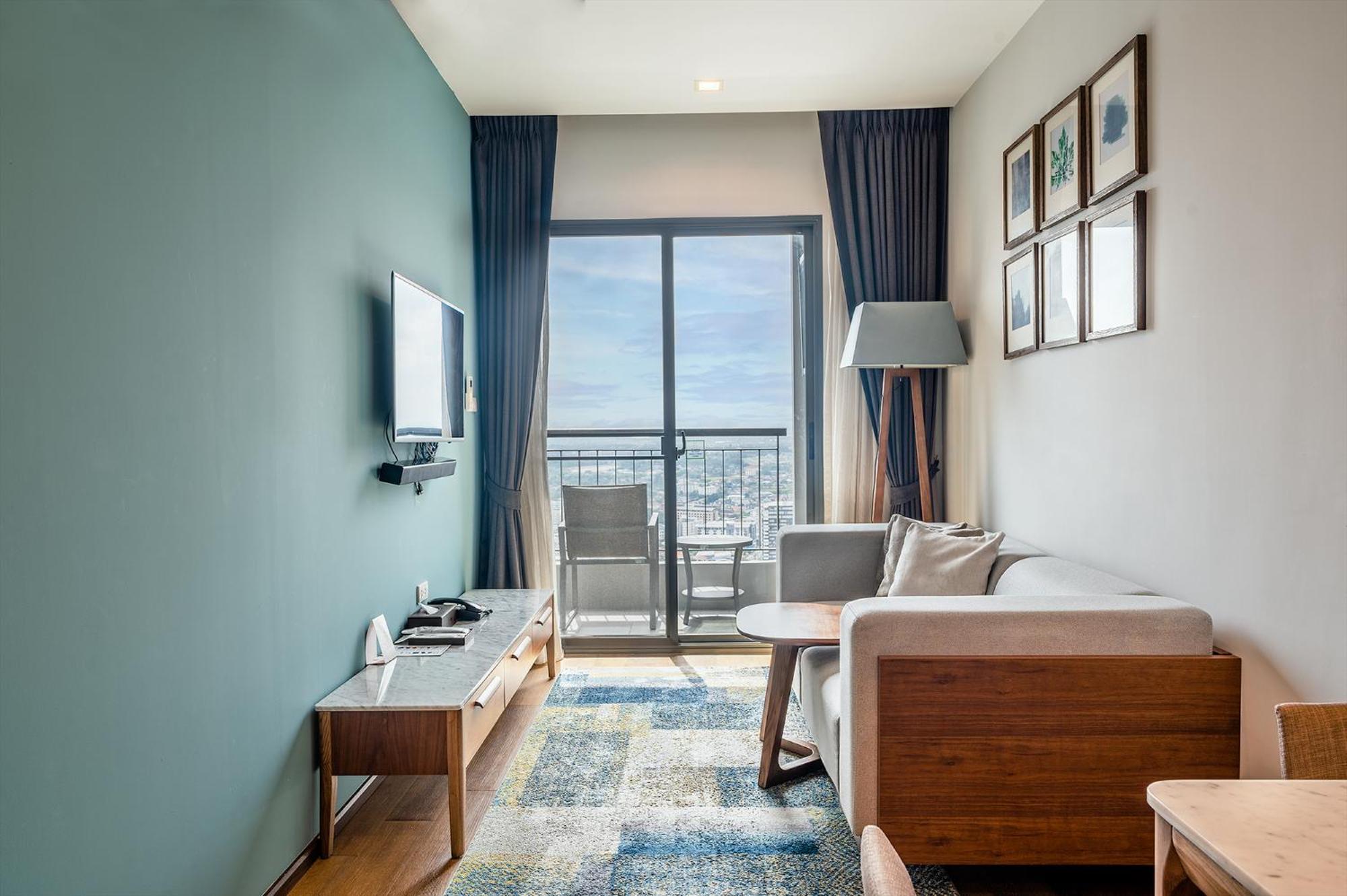 One-Bedroom Deluxe Apartment
