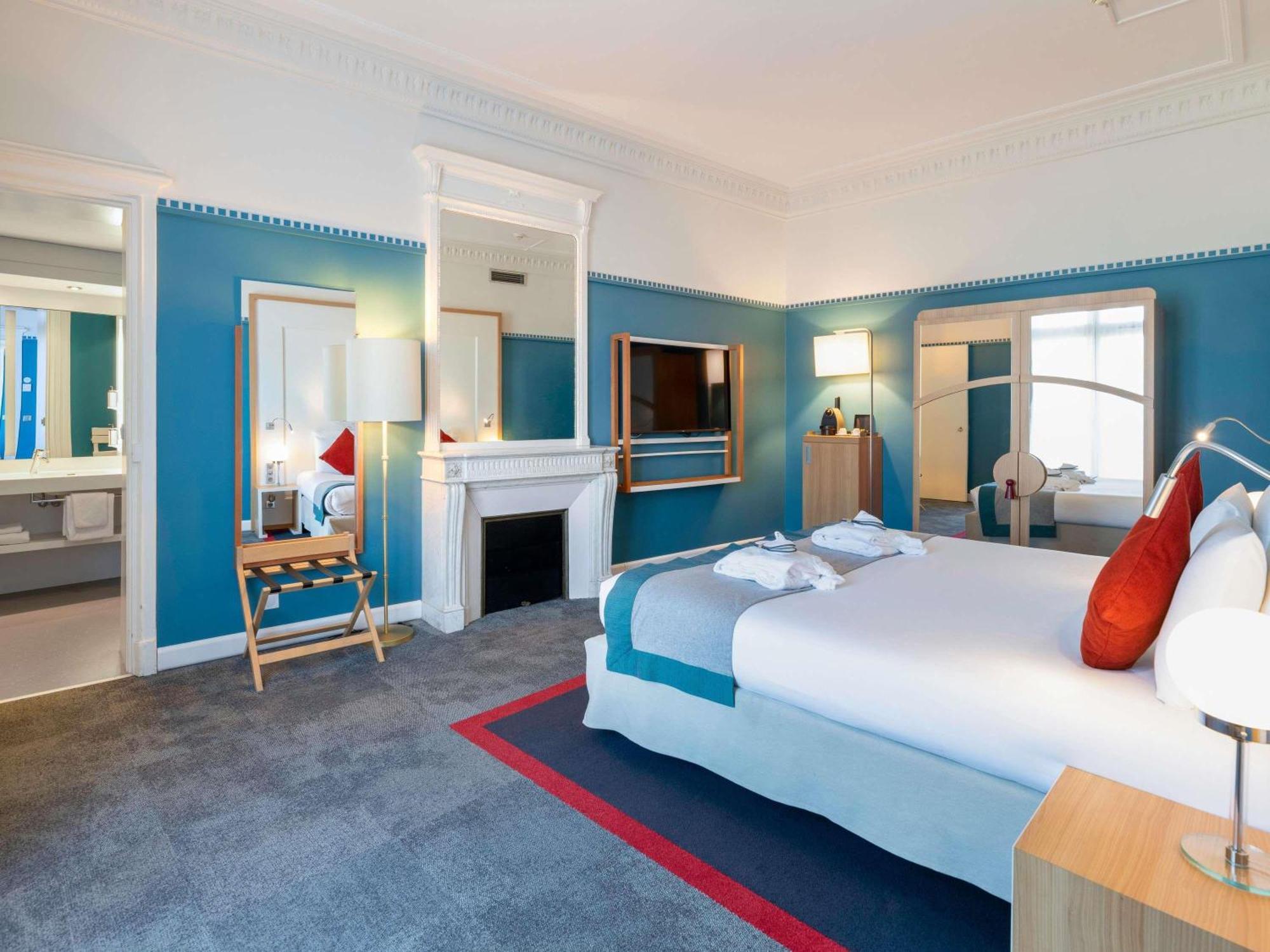 Suite One Double Bed One Double Sofa Bed