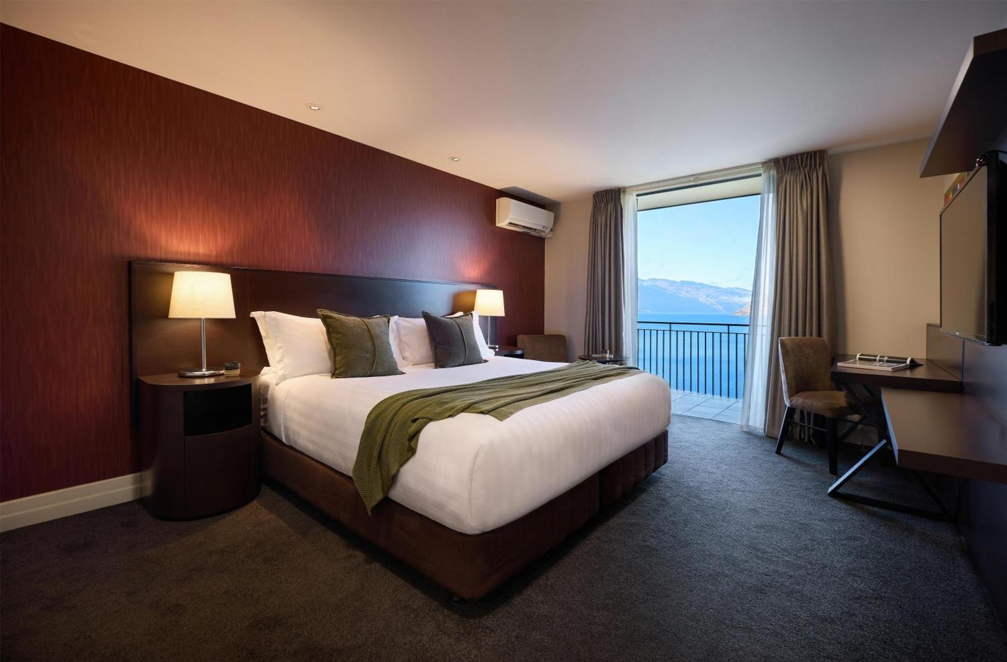 Deluxe Room Lakeview