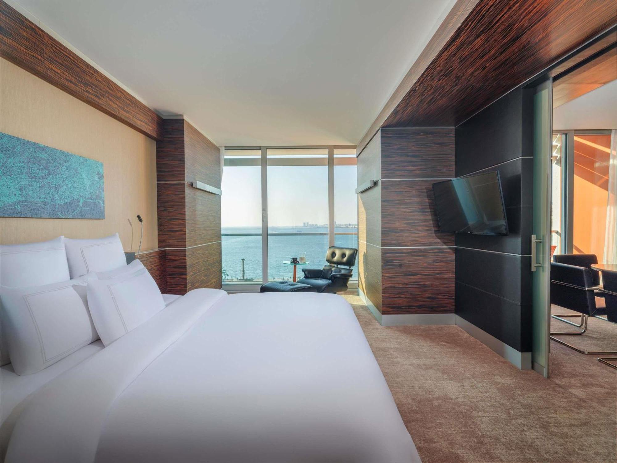Executive Suite Sea View,1773682932:JPEG