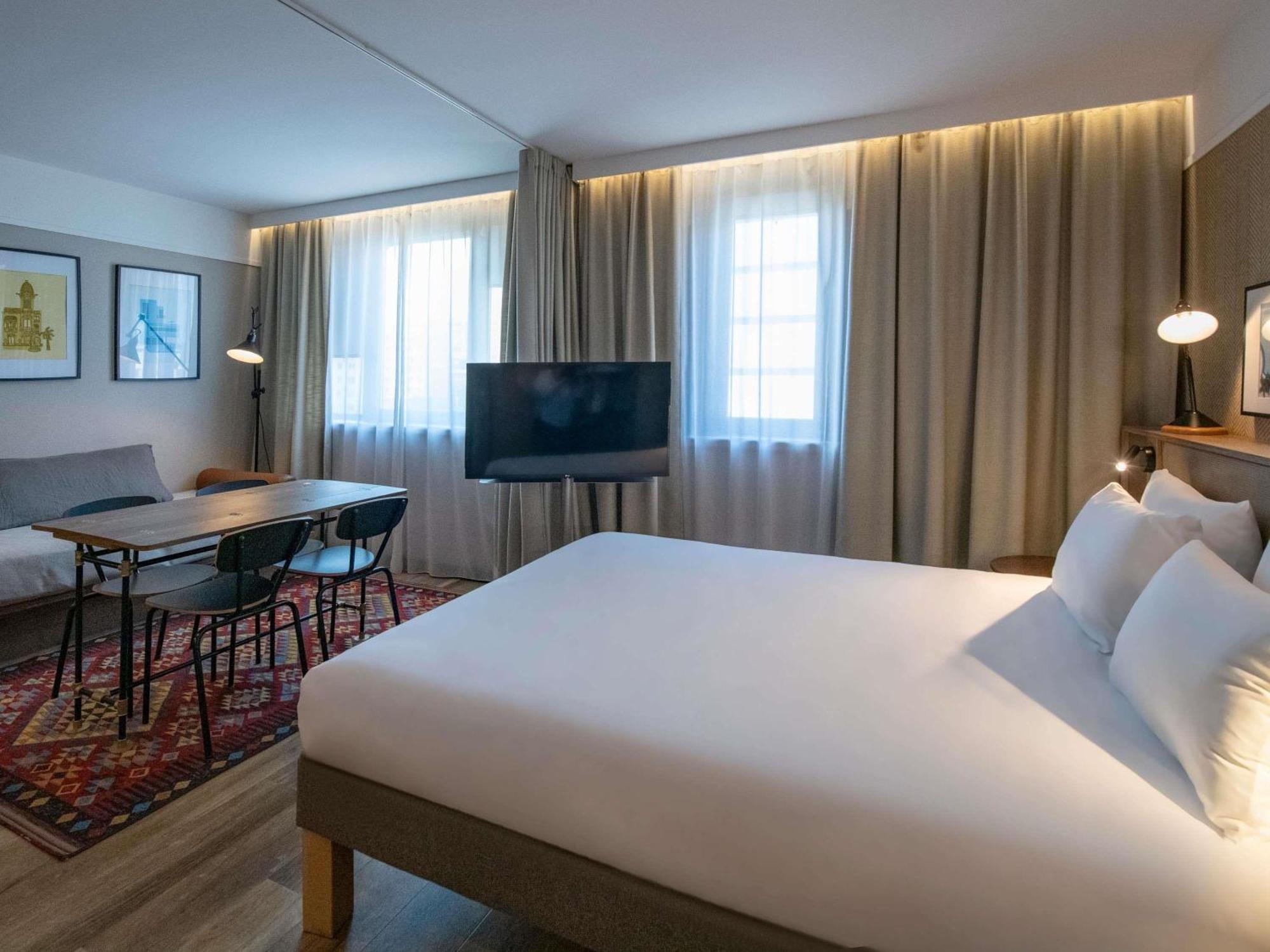 Superior Suite Double Bed Double Sofa Bed