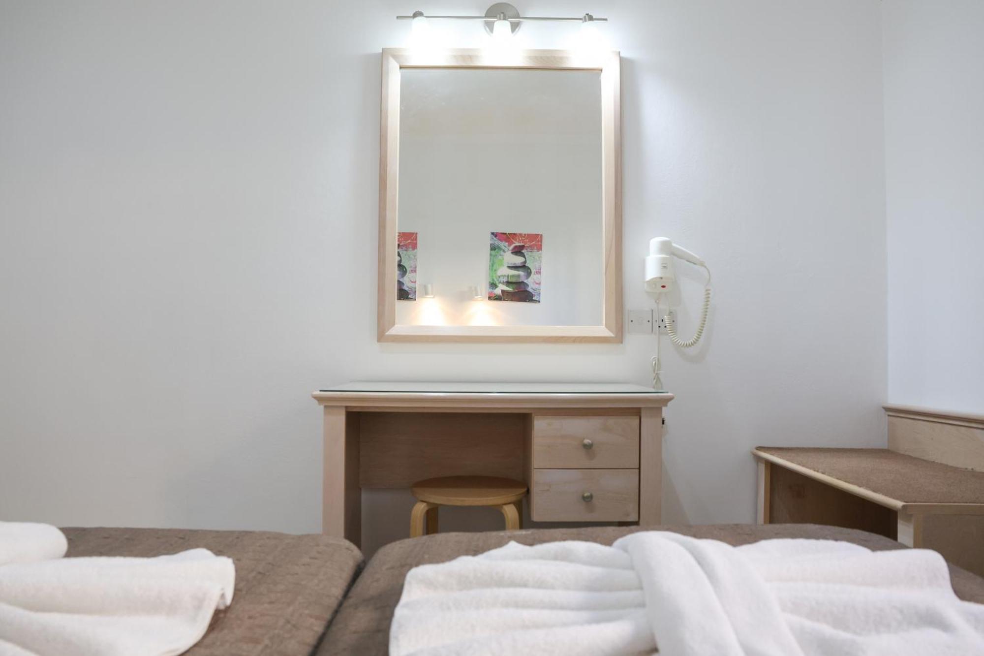 Superior One-Bedroom Apartment