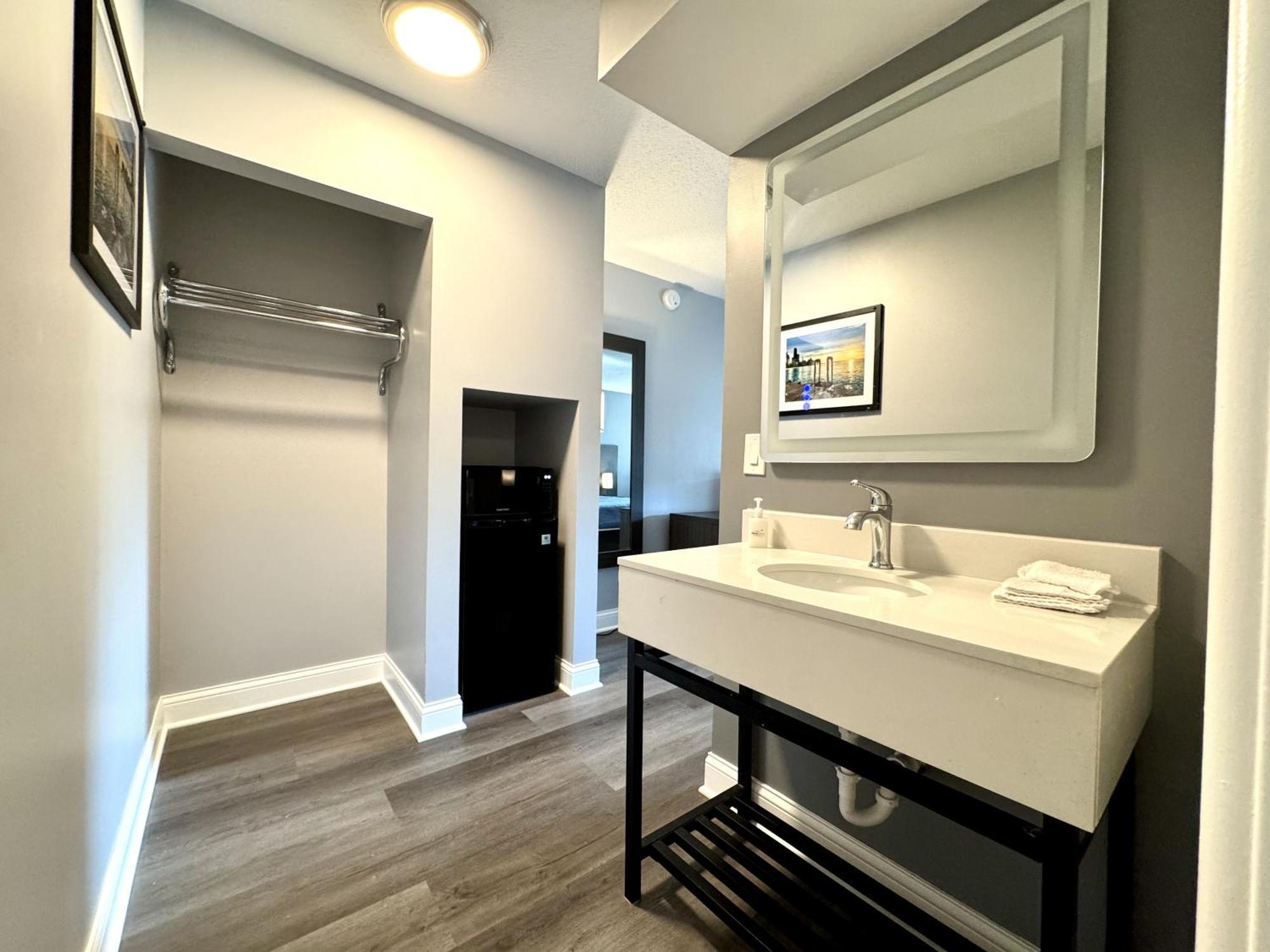 Deluxe King Room