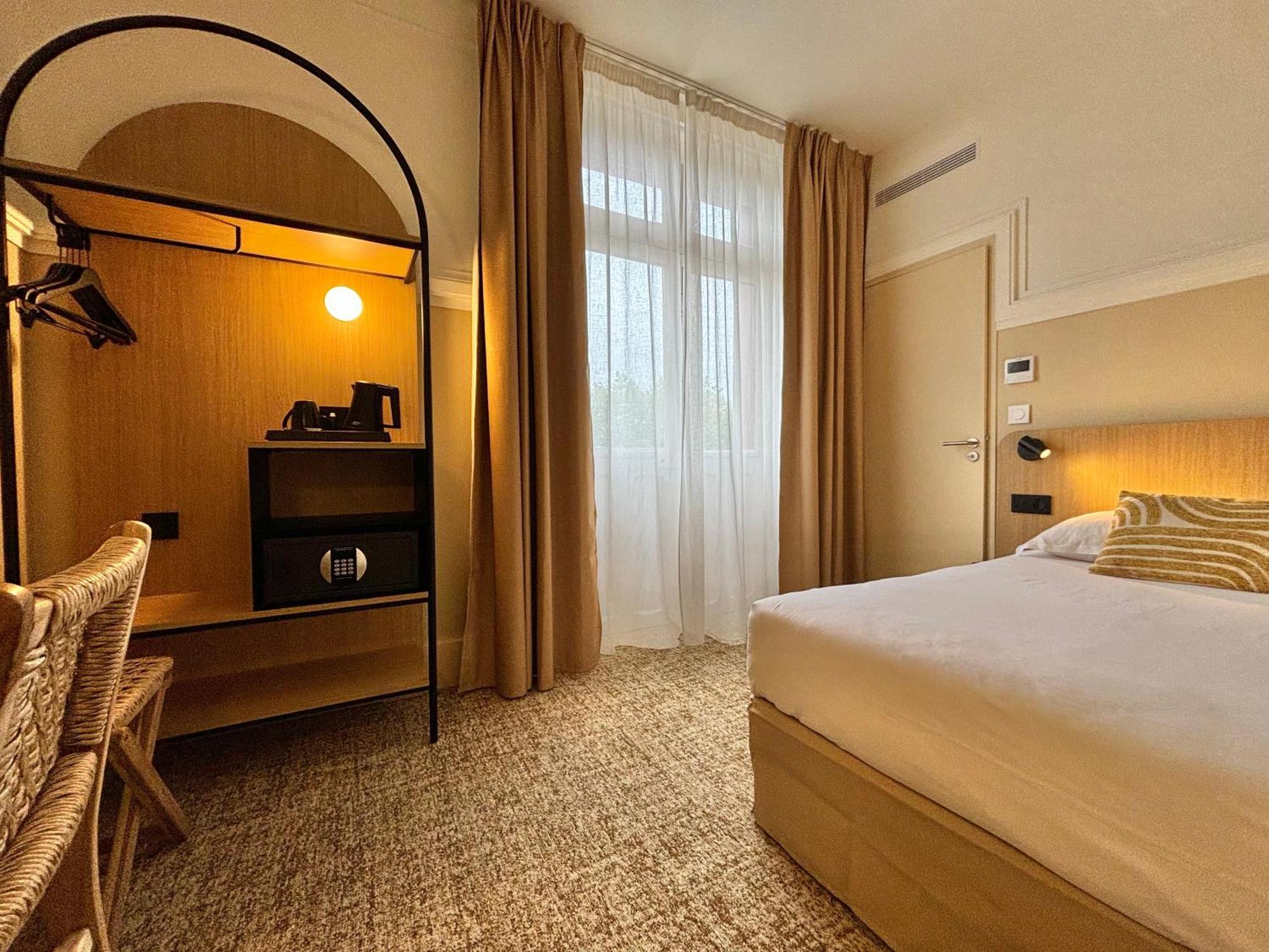Single Room with Balcony or Terrace