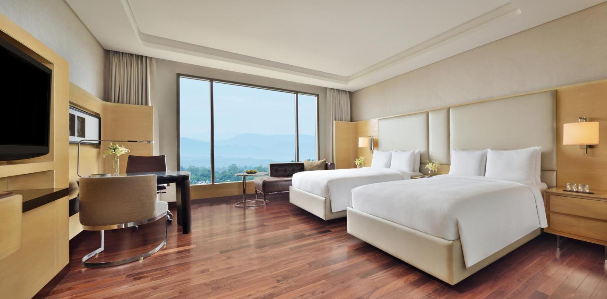Executive Twin Room complimentary & Club access unlimited IMFL Beverages 5PM to 7PM F&B at JW Café Saffron XO