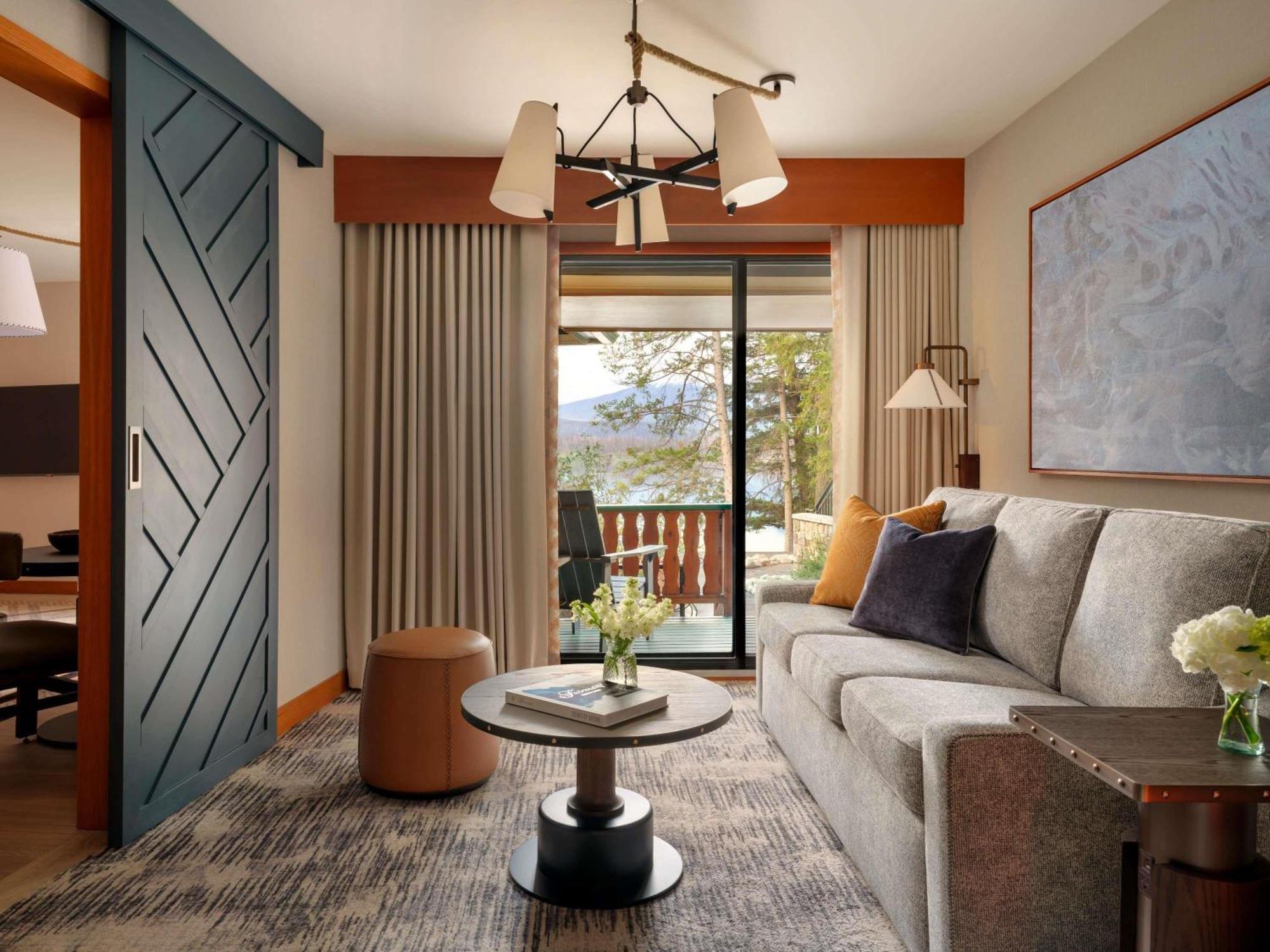 One-Bedroom King Suite Lake View