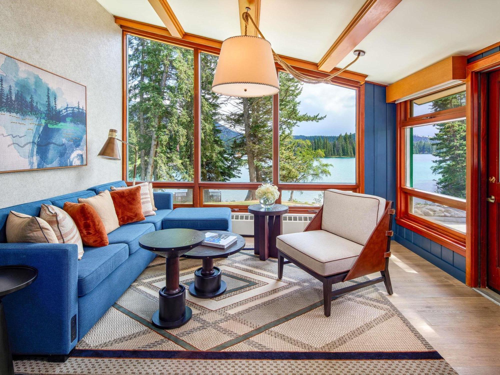 Junior King Suite Lake View