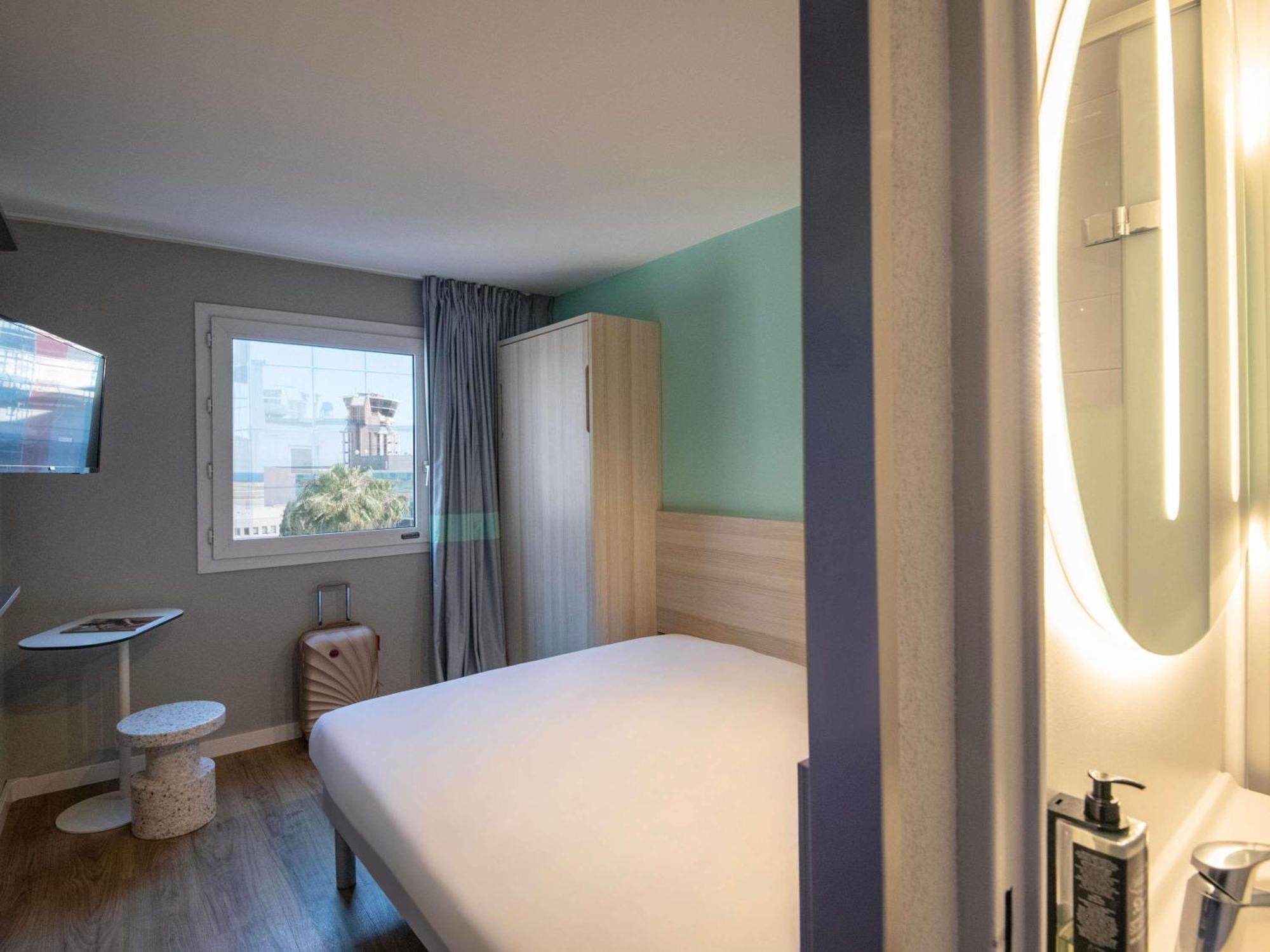 Standard Double Room one Queen Bed