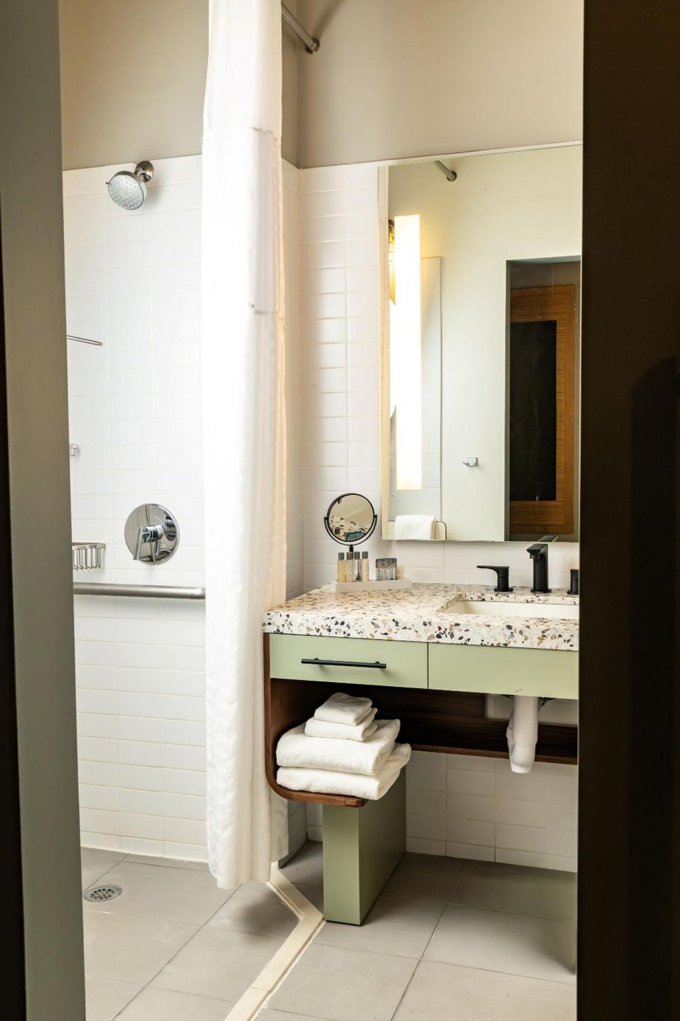 Habitación con 2 camas grandes - Adaptada para personas con discapacidad