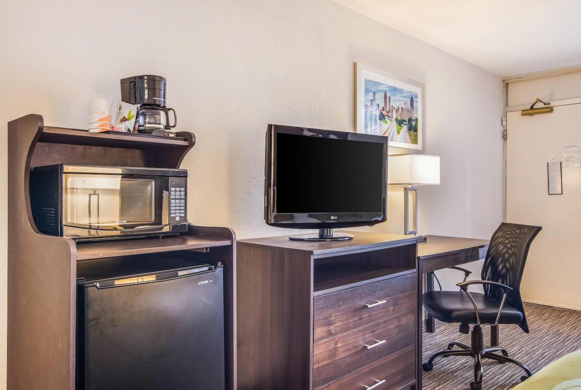 Queen Suite with Two Queen Beds