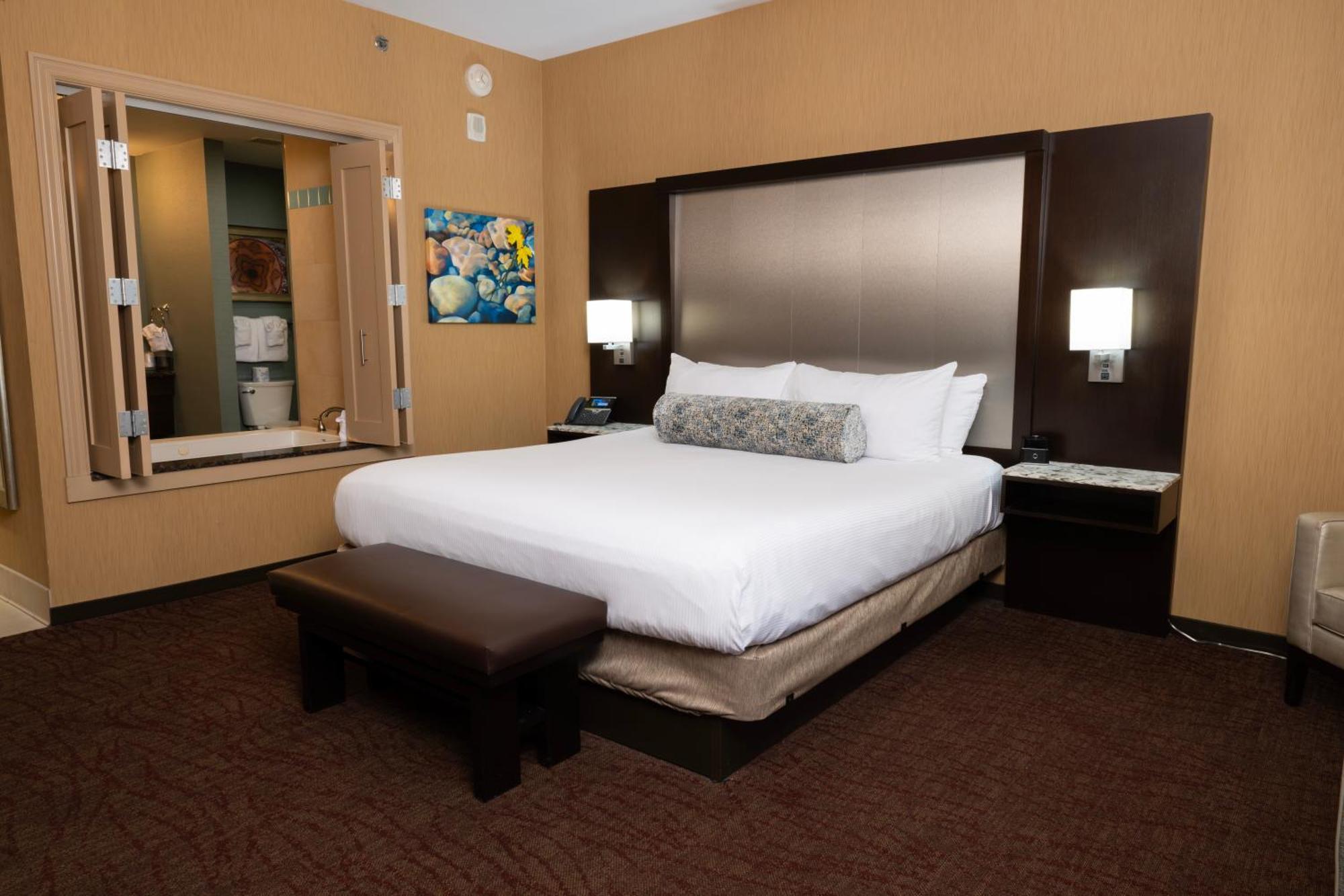 Deluxe King Suite