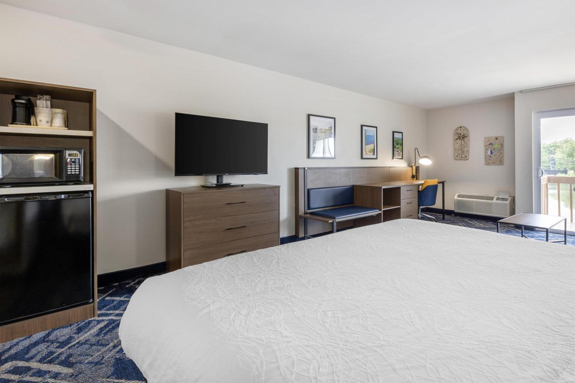King Room with Sofa Bed - Lake Side/Non-Smoking
