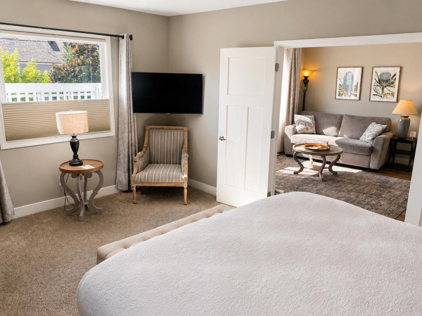 Suite with Mountain View