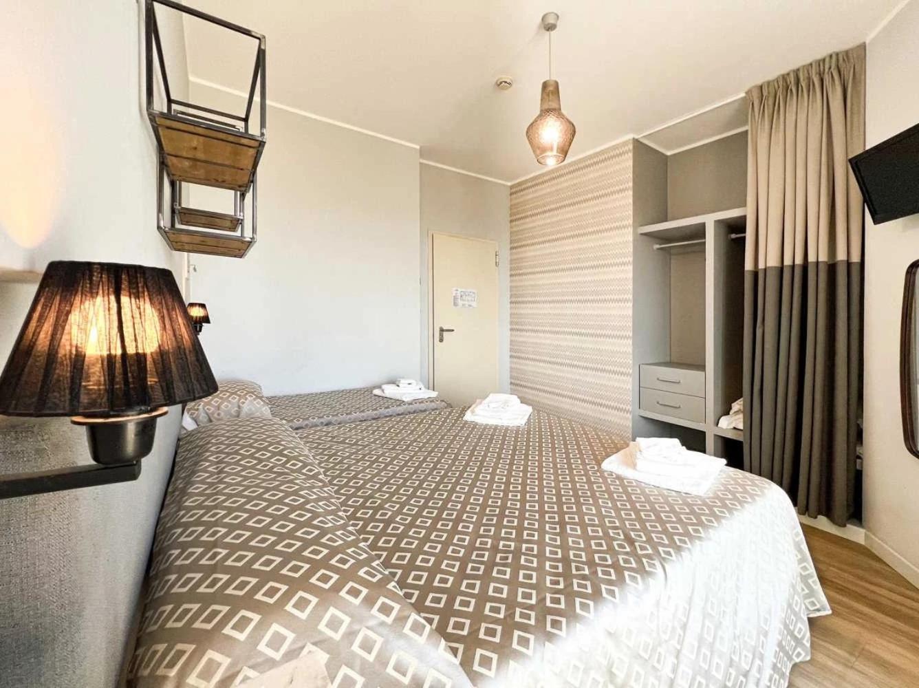 Deluxe Dreibettzimmer mit direktem Meerblick