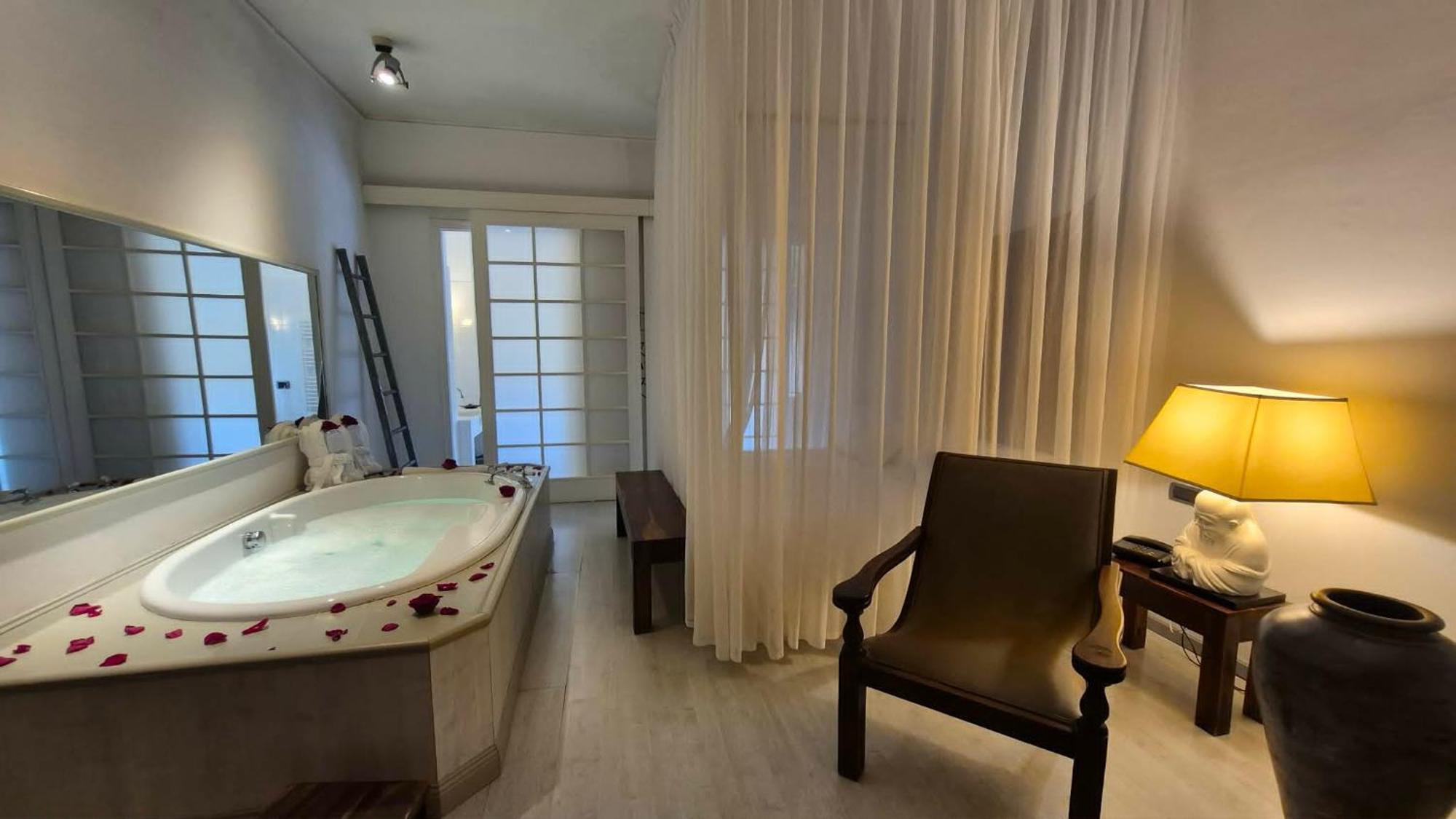 Deluxe Double Room with Bath