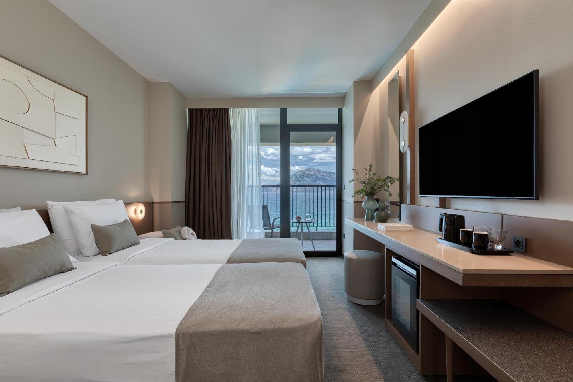 Double Room with Sea View (2 Adults + 1 Child)