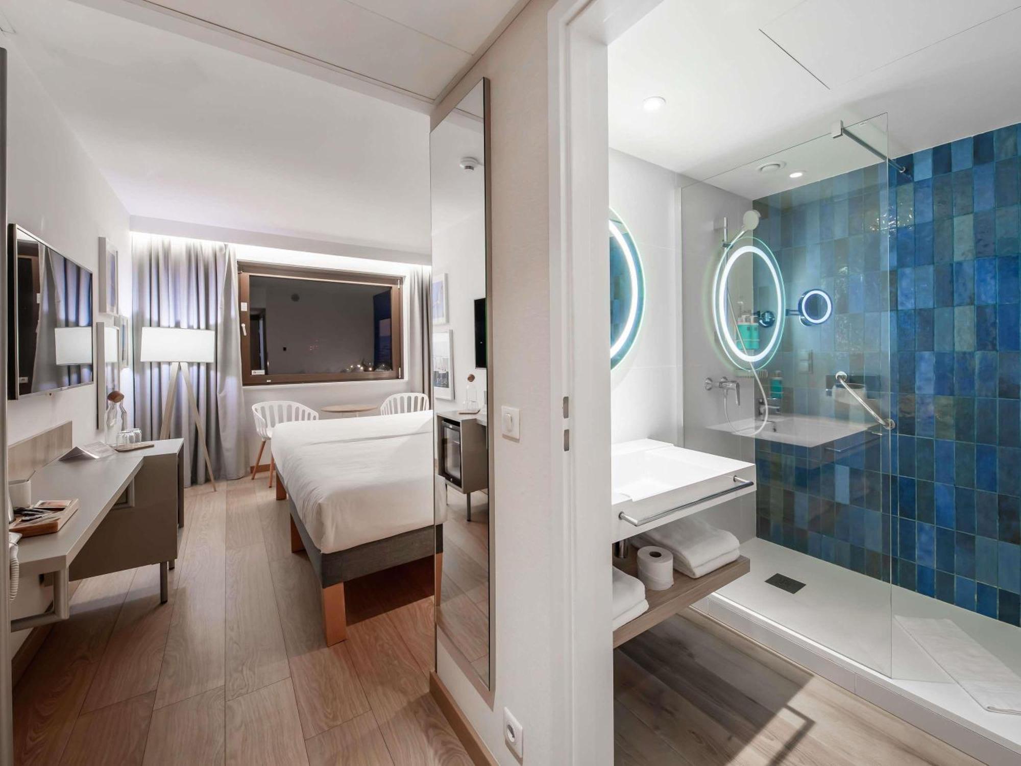 Superior Queen Room Sea View