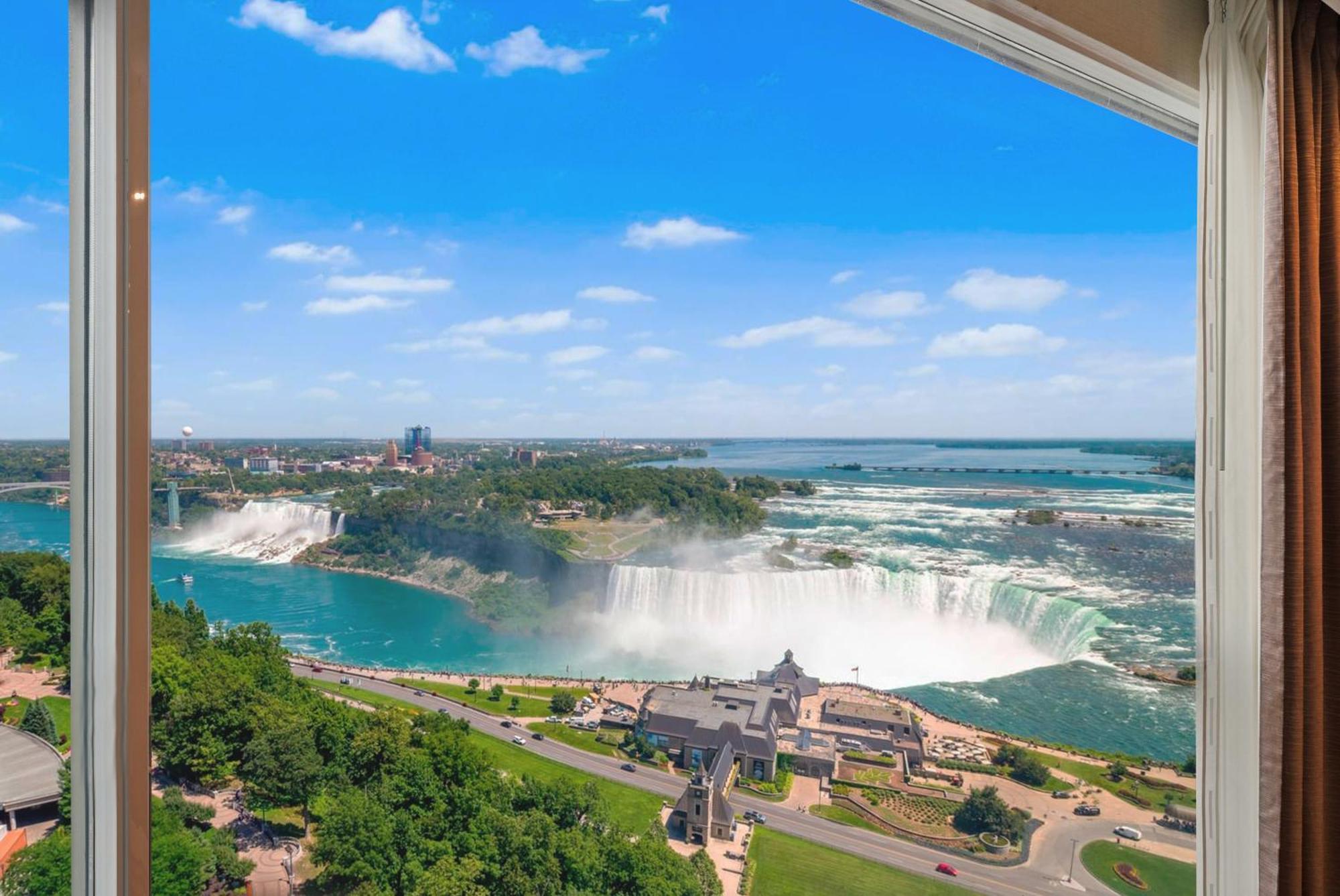 Premium Fallsview Suite 
