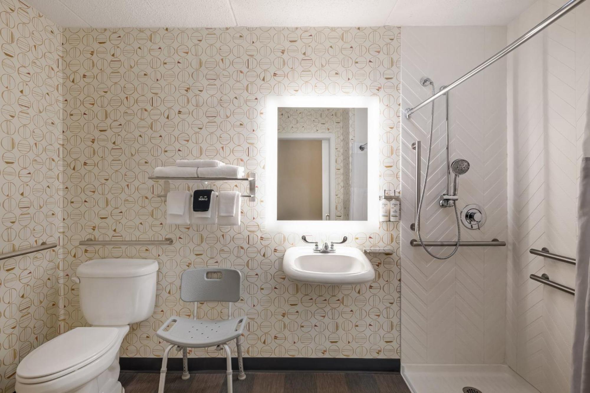 Double Room - Mobility Access with Roll-in Shower