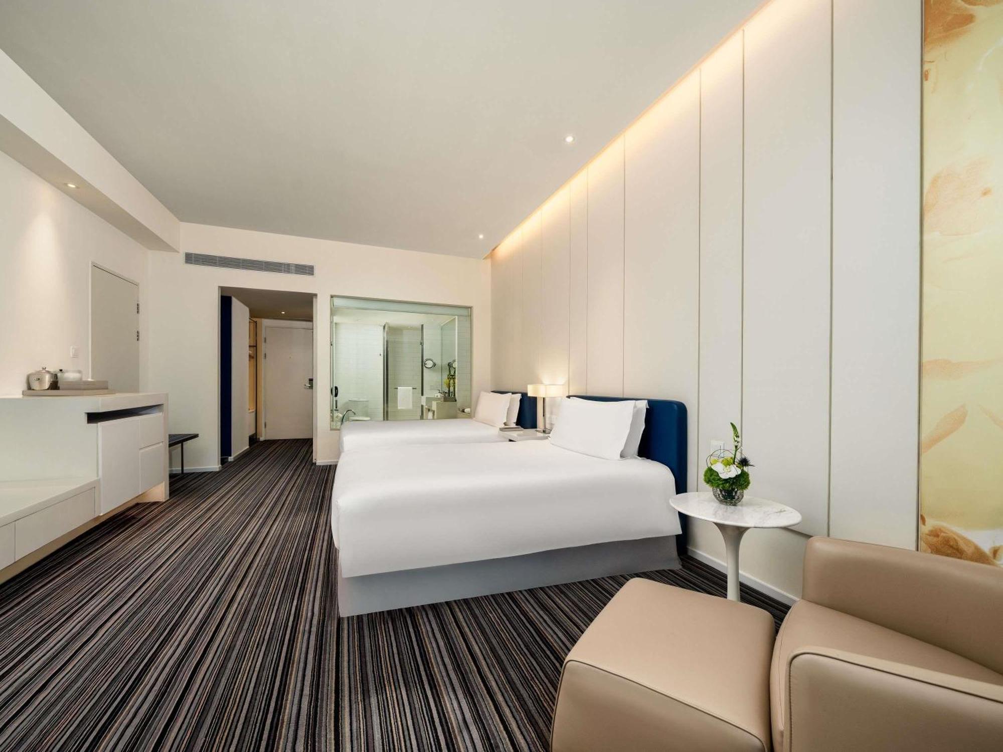 Executive Double Room Two Double Beds Lounge Access
