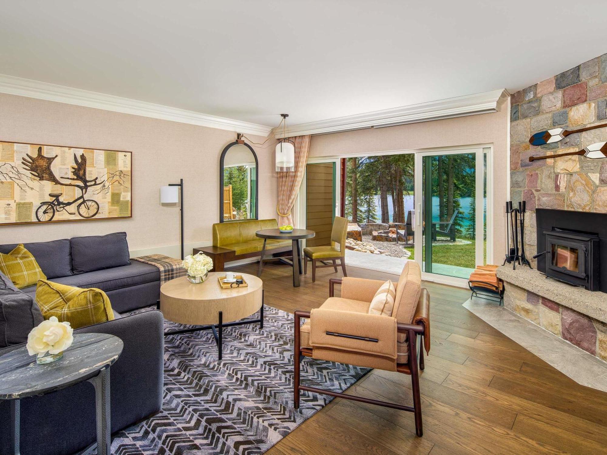 Luxury Lakefront King Suite Livining Room Balcony Partial Lake View