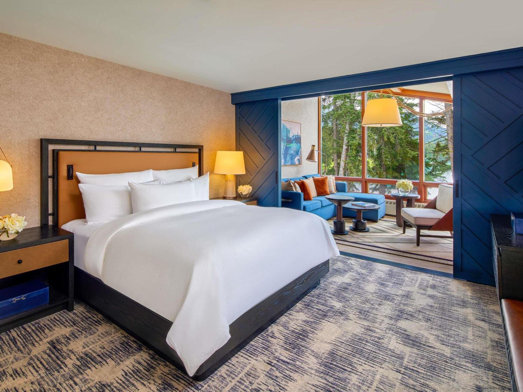 Junior King Suite Lake View