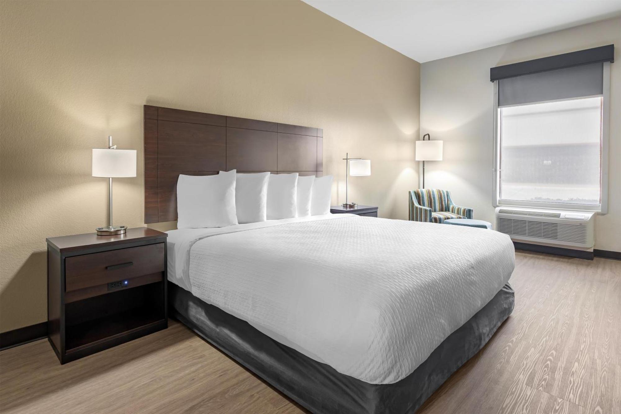 Queen Suite with Two Queen Beds and Bath Tub - Disability Access