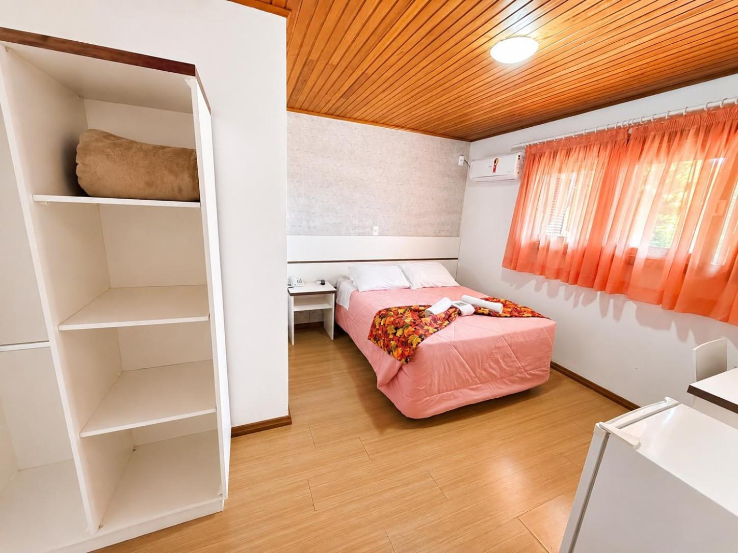 Quarto Duplo Standard