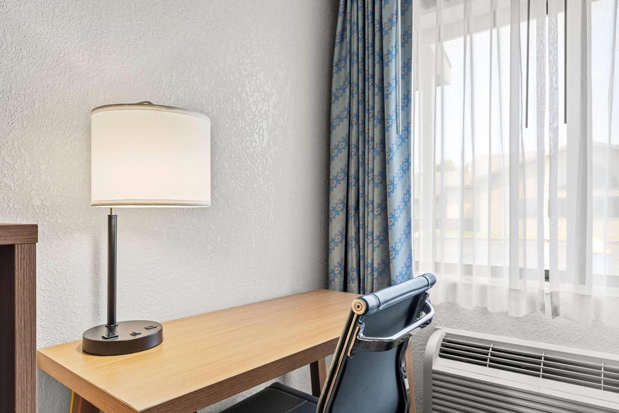 King Room - Non-Smoking