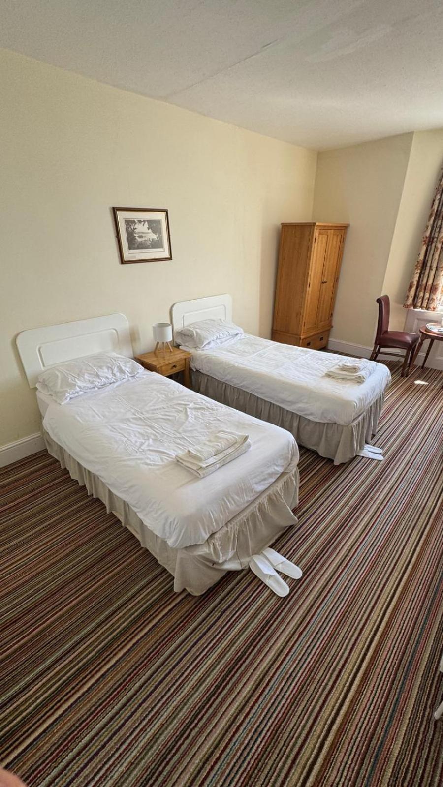 Standard Twin Room with Sea View