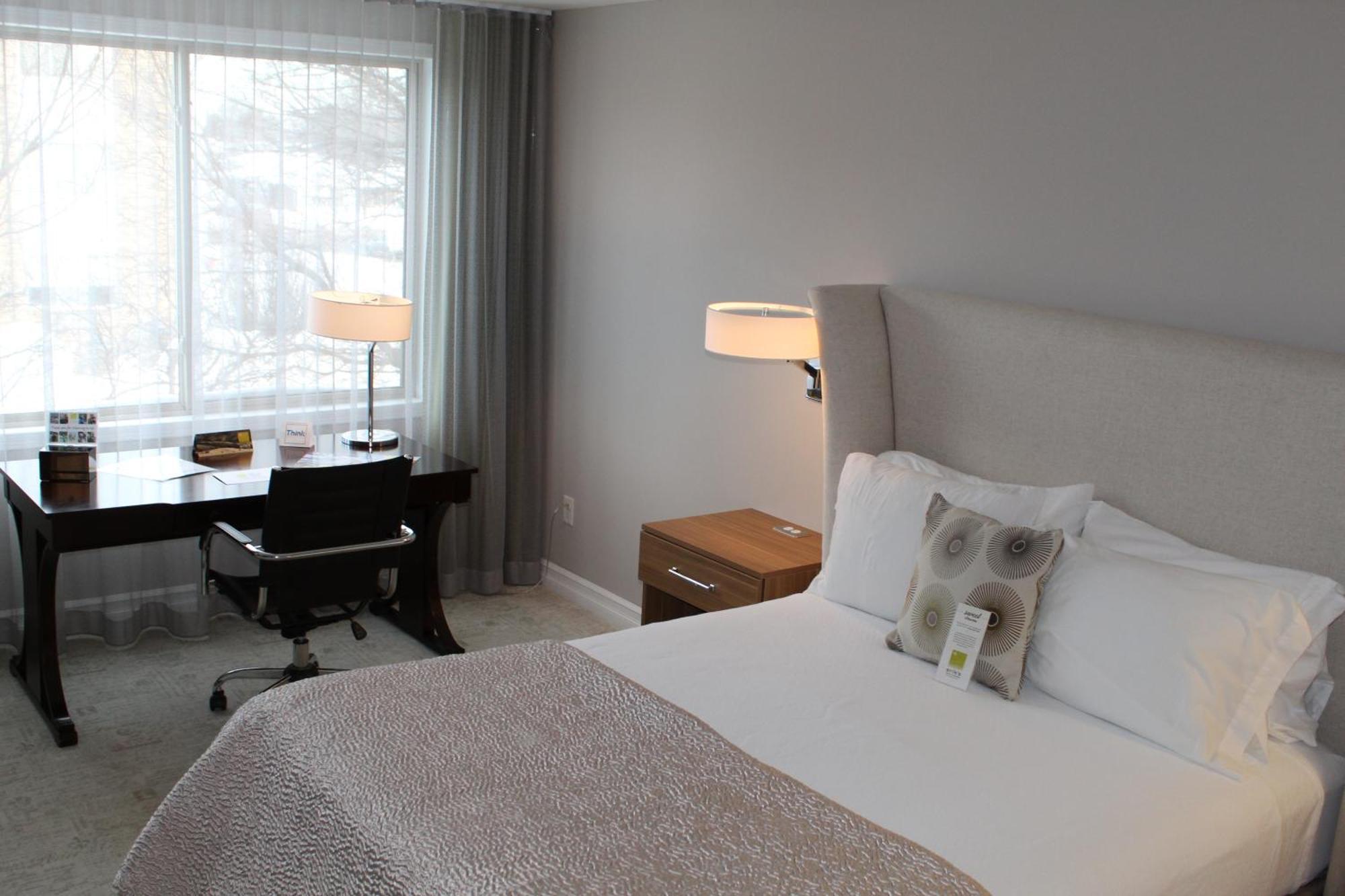 Deluxe Double Room (1 adult + 1 child)