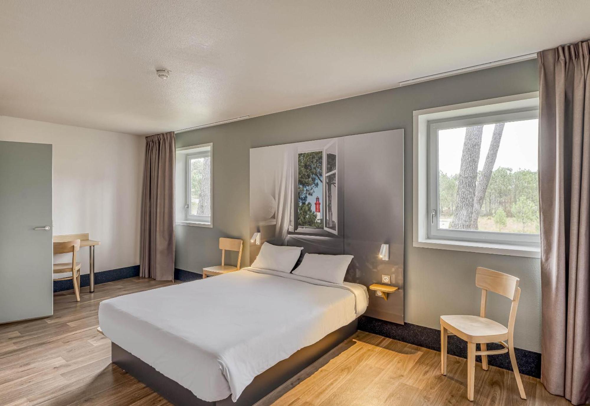 Chambre Double - Accessible aux Personnes à Mobilité Réduite