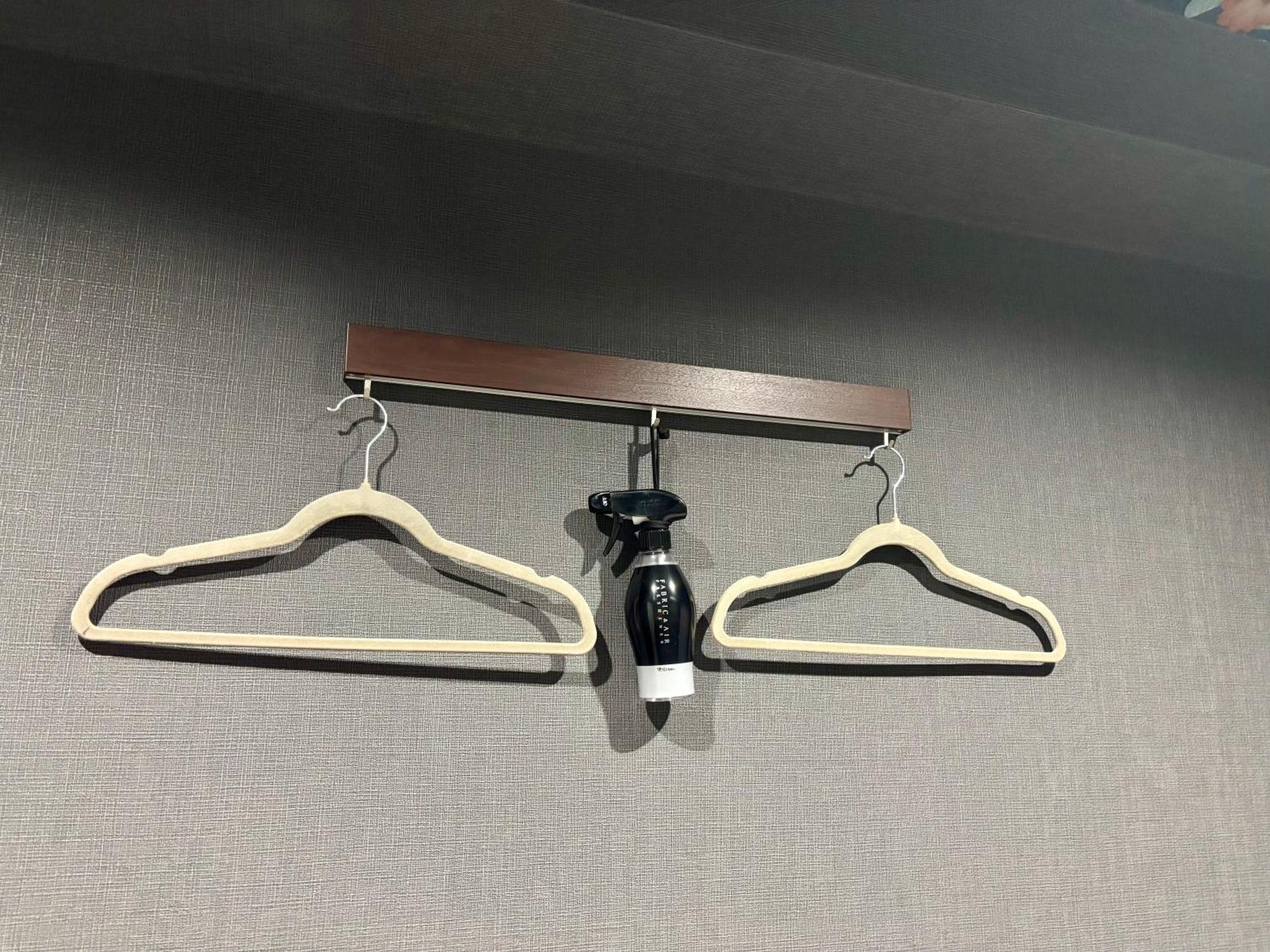 Single Room with Shared Bathroom - Non-Smoking