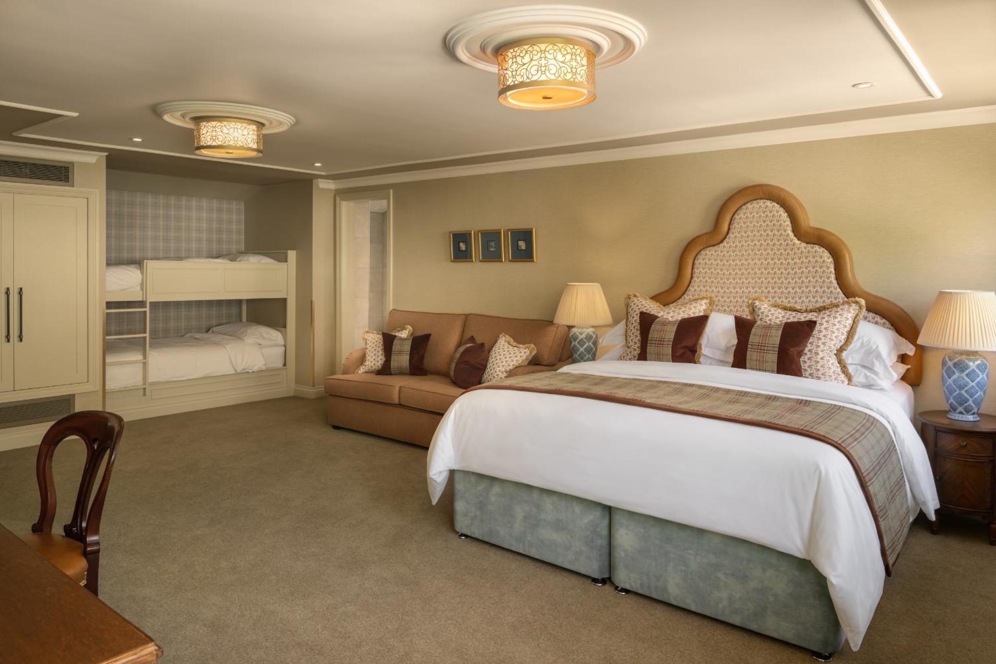 Deluxe Family Suite